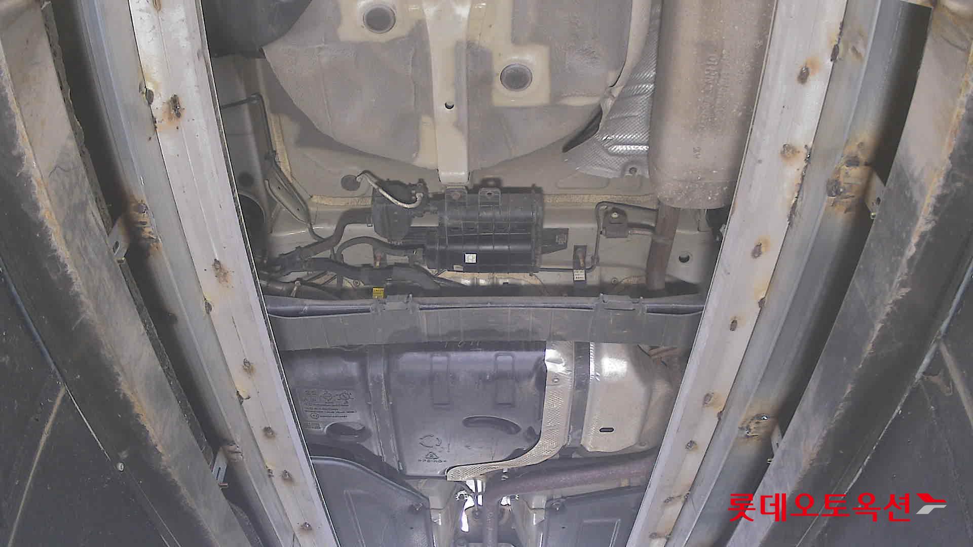 Hyundai Elantra - 2