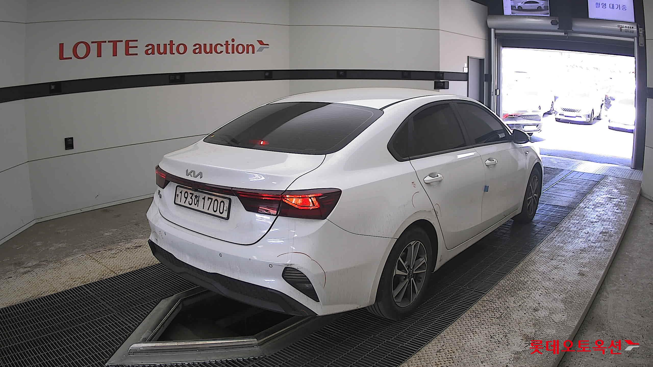 Kia K3 - 5