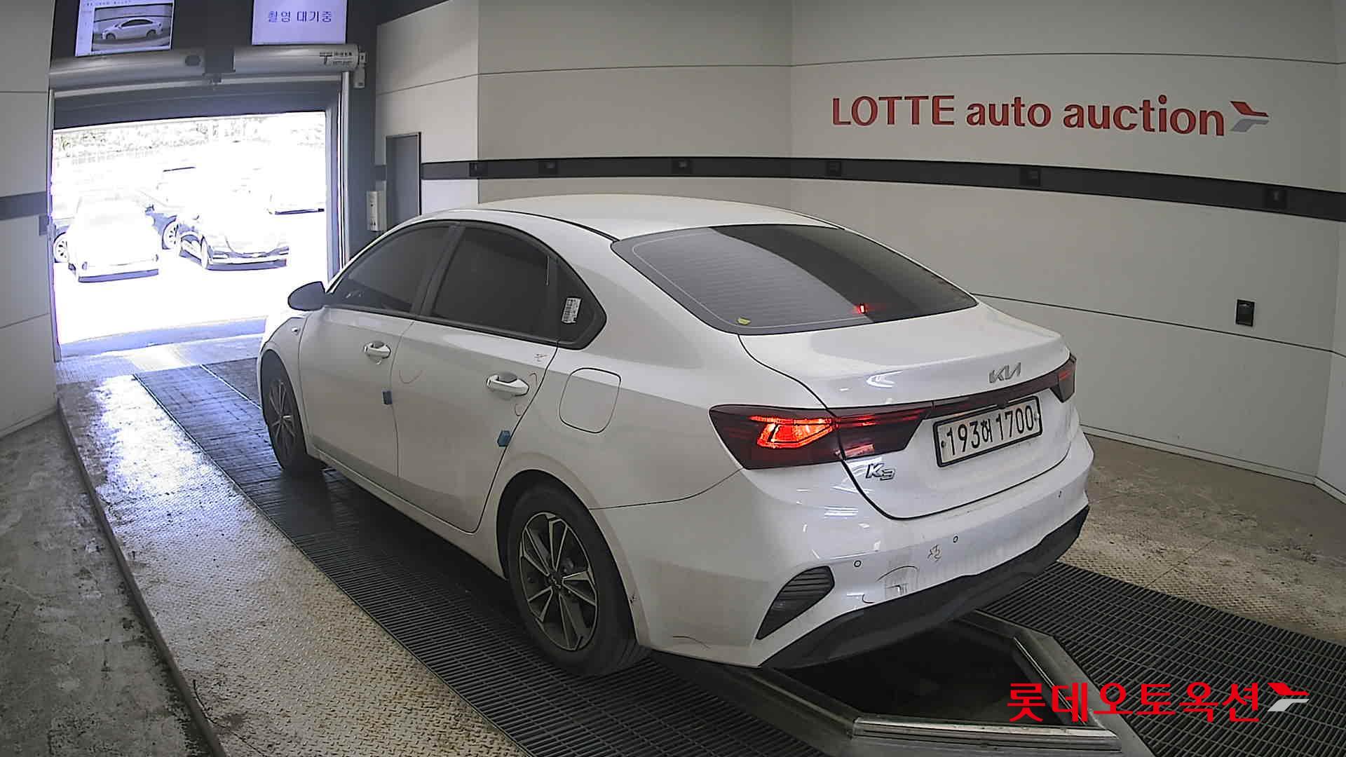 Kia K3 - 4