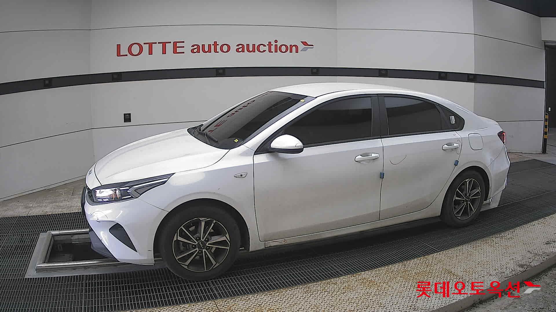 Kia K3 - 12