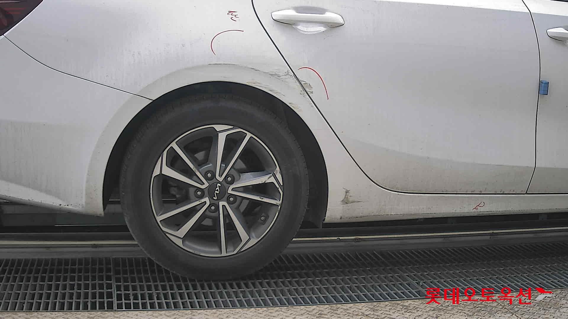 Kia K3 - 28
