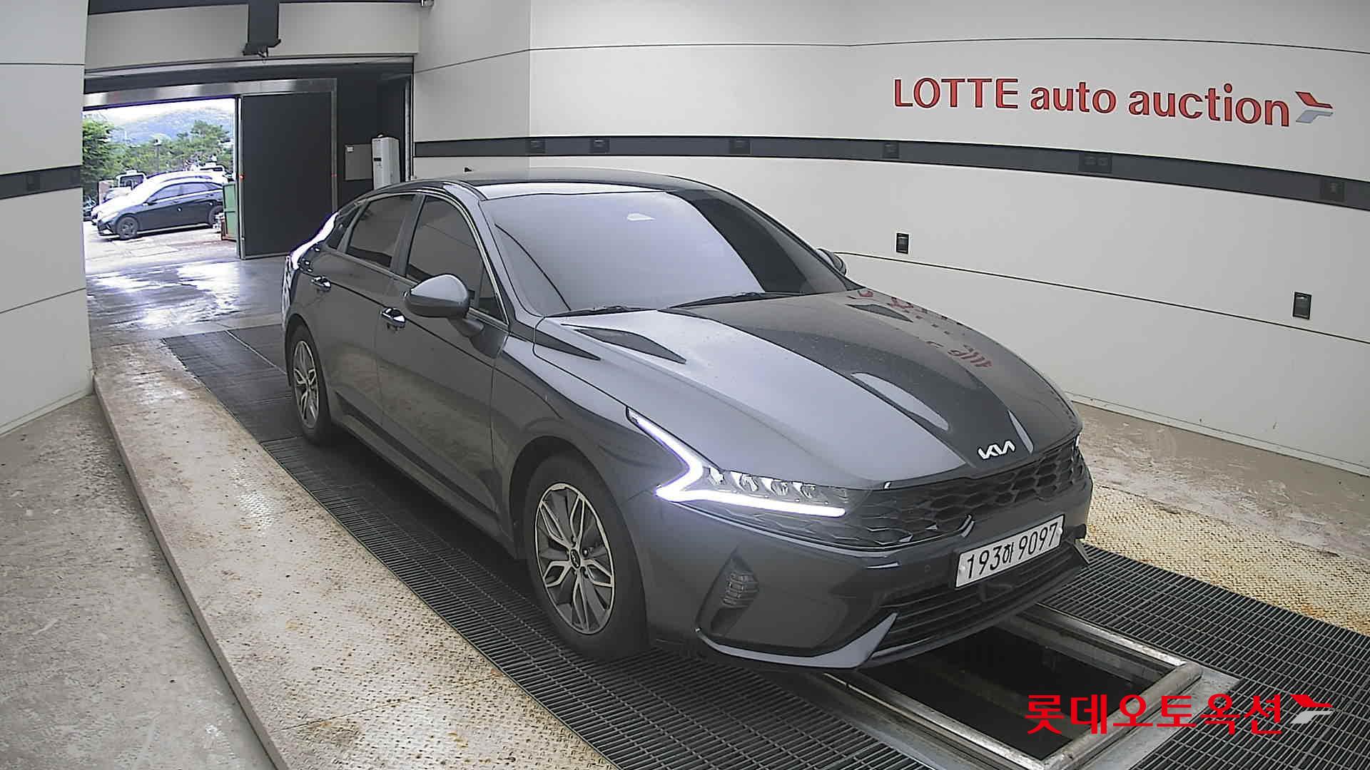 2022 - kia k5