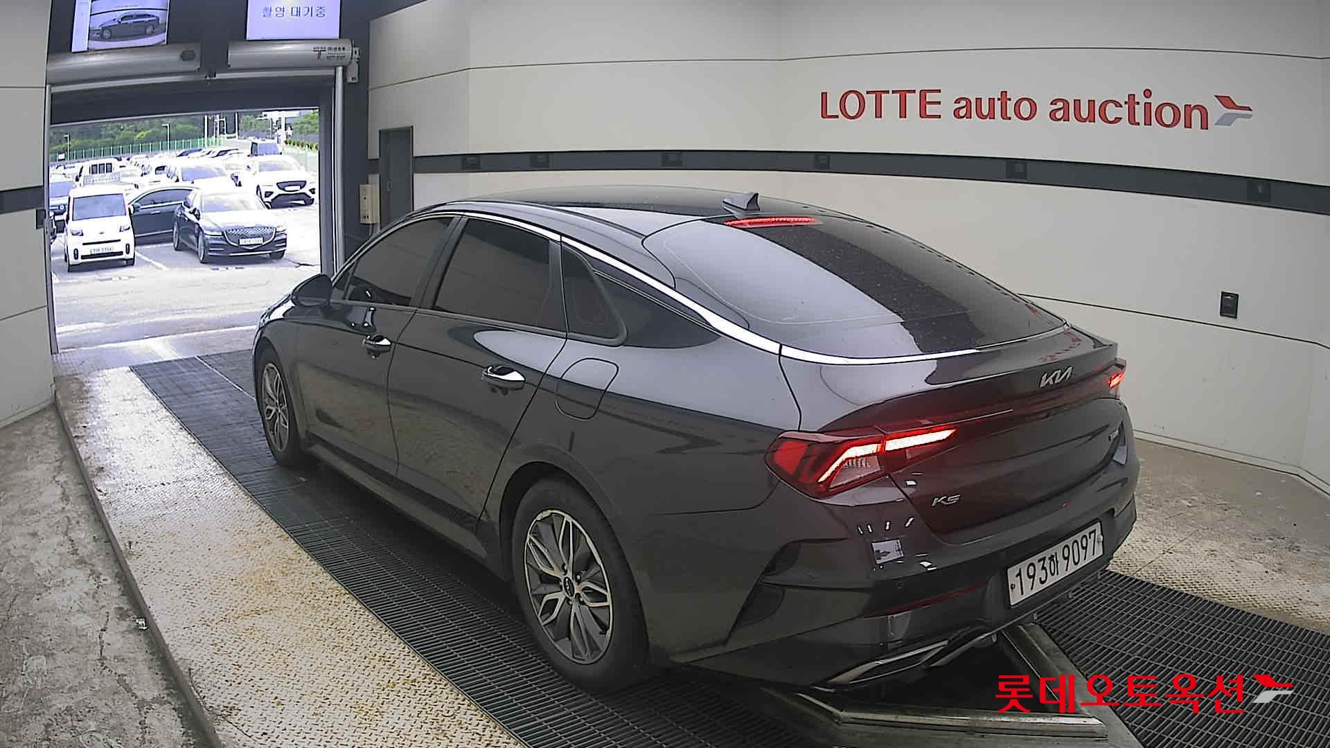 2022 - kia k5