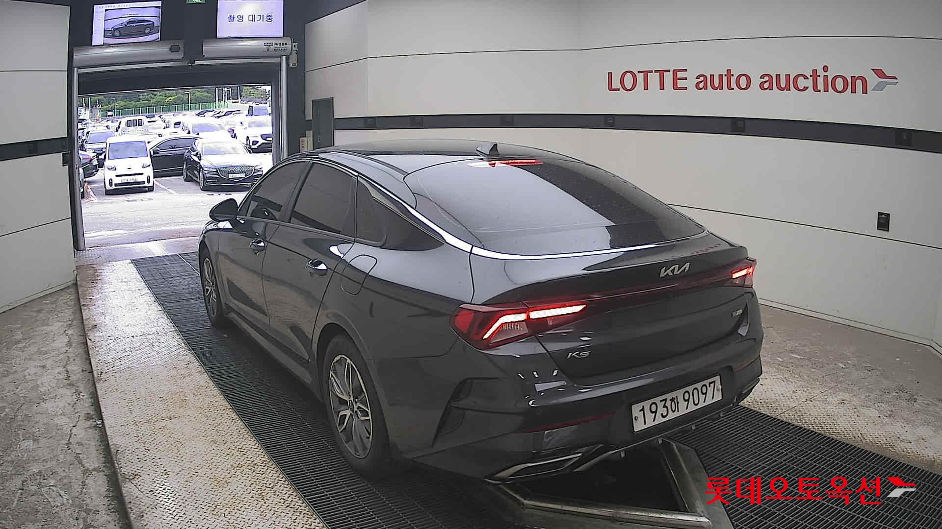 2022 - kia k5