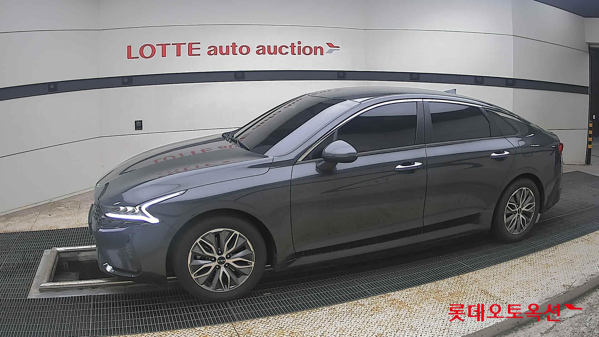2022 - kia k5