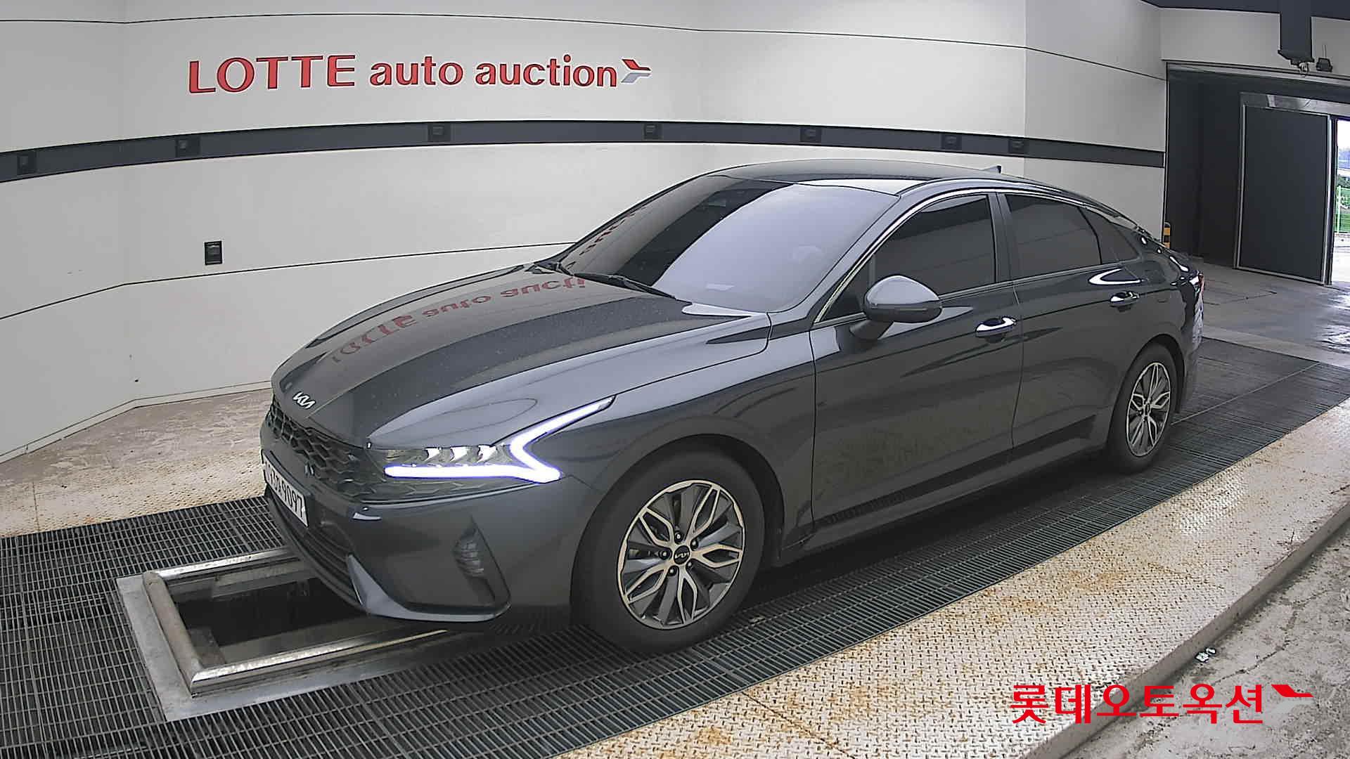 2022 - kia k5
