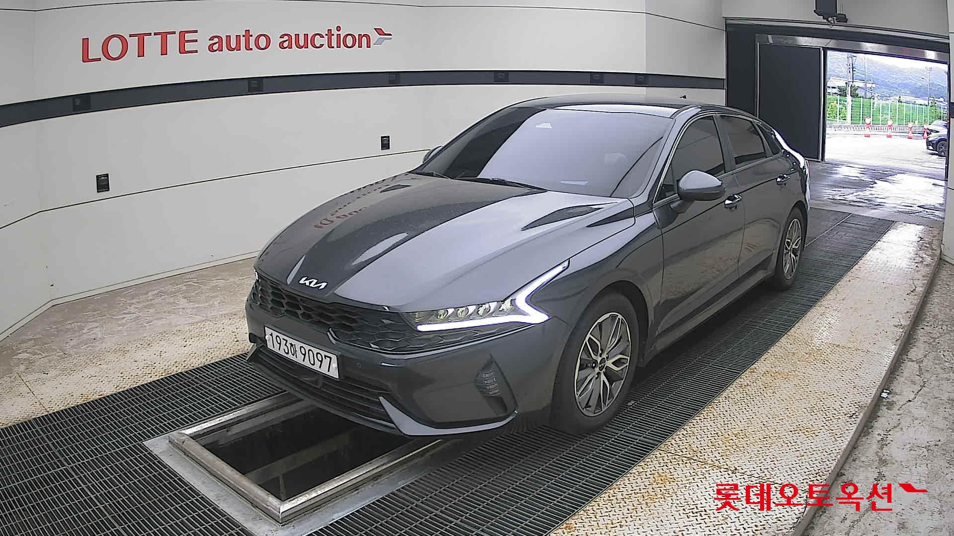 2022 - kia k5