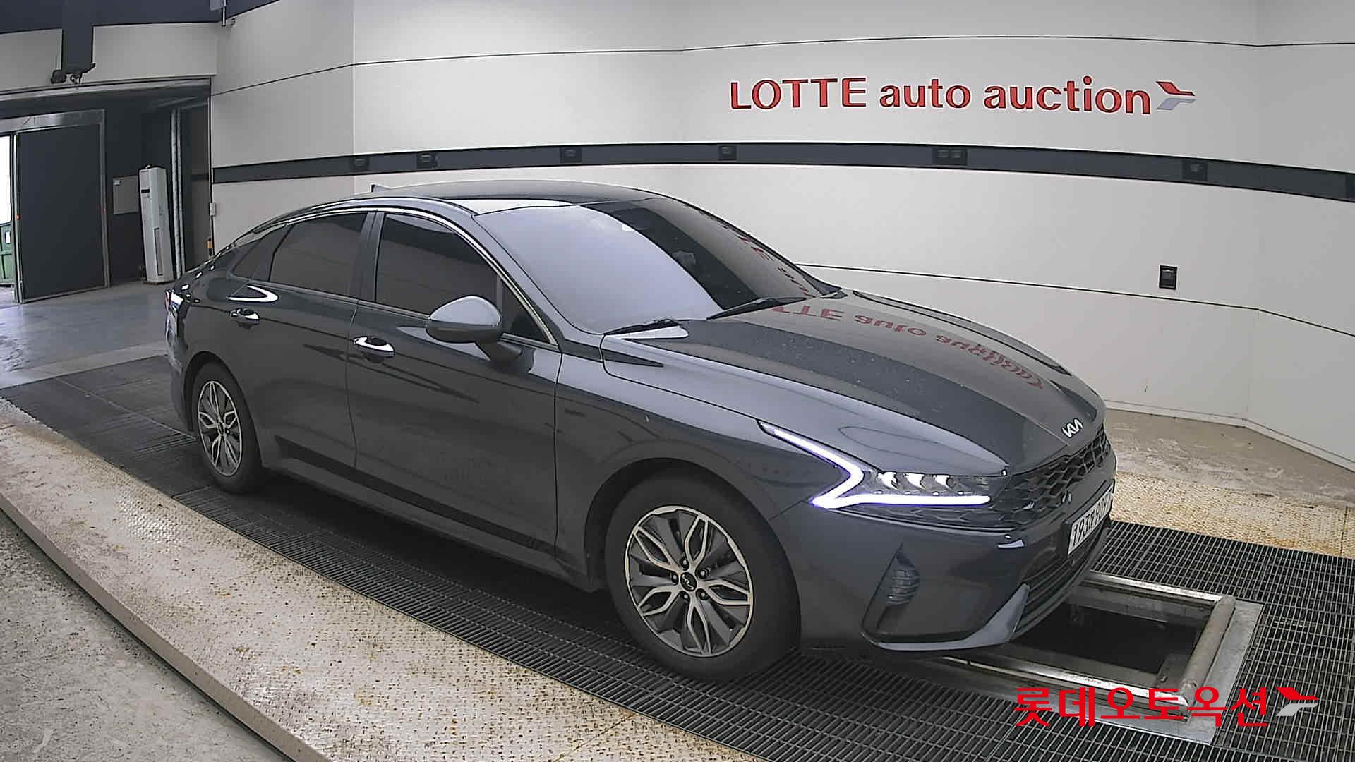 2022 - kia k5