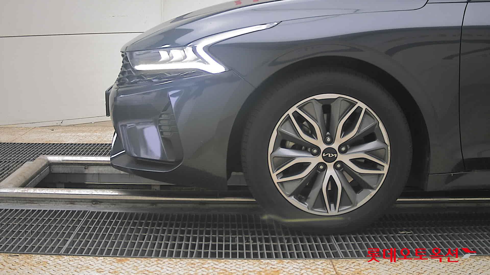 2022 - kia k5