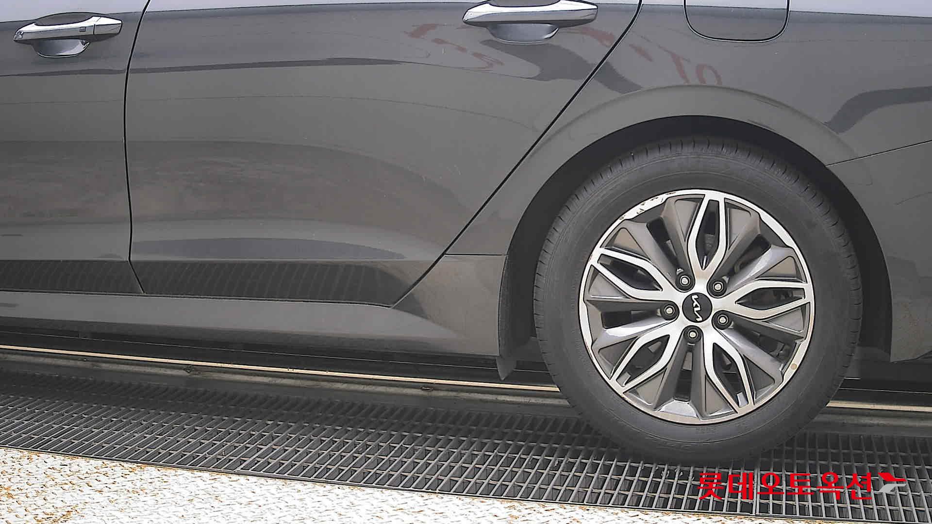 2022 - kia k5
