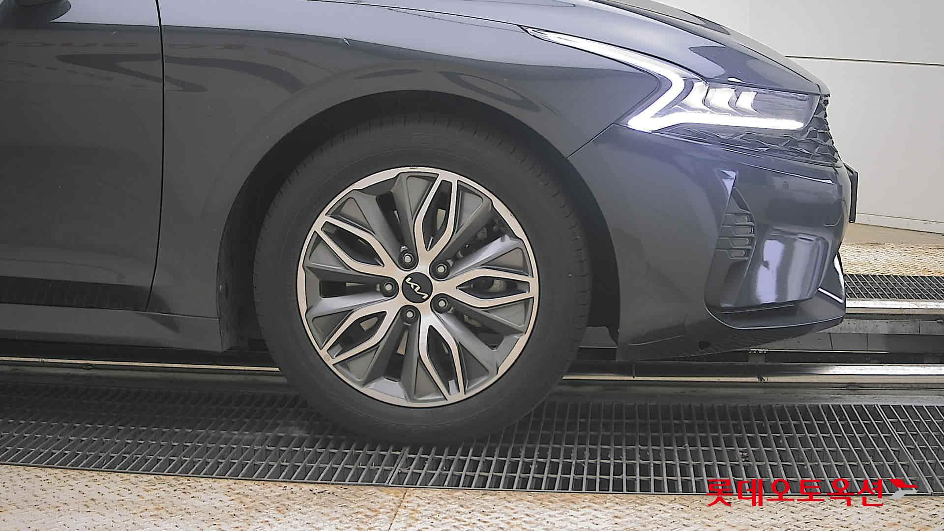 2022 - kia k5