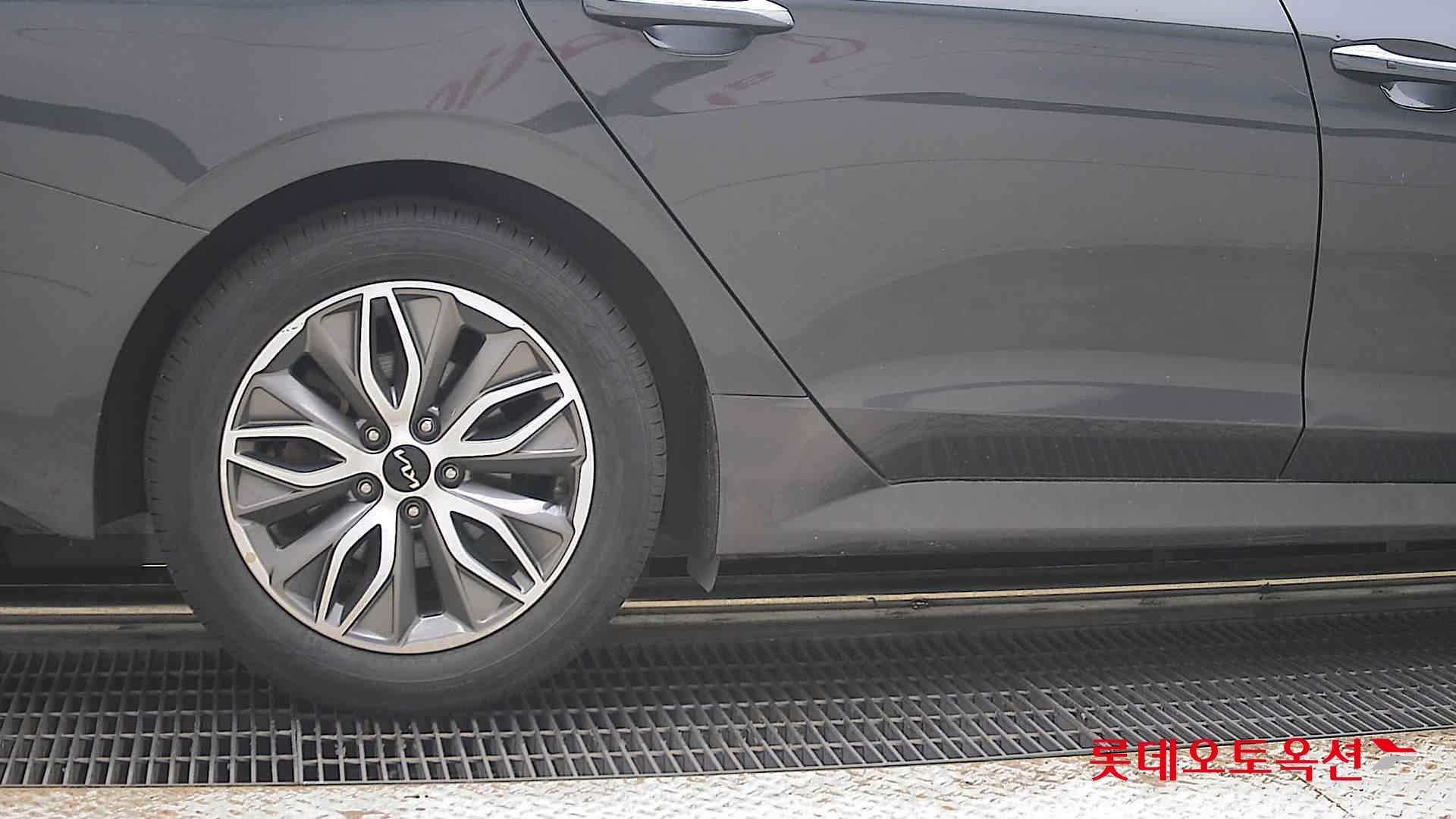 2022 - kia k5