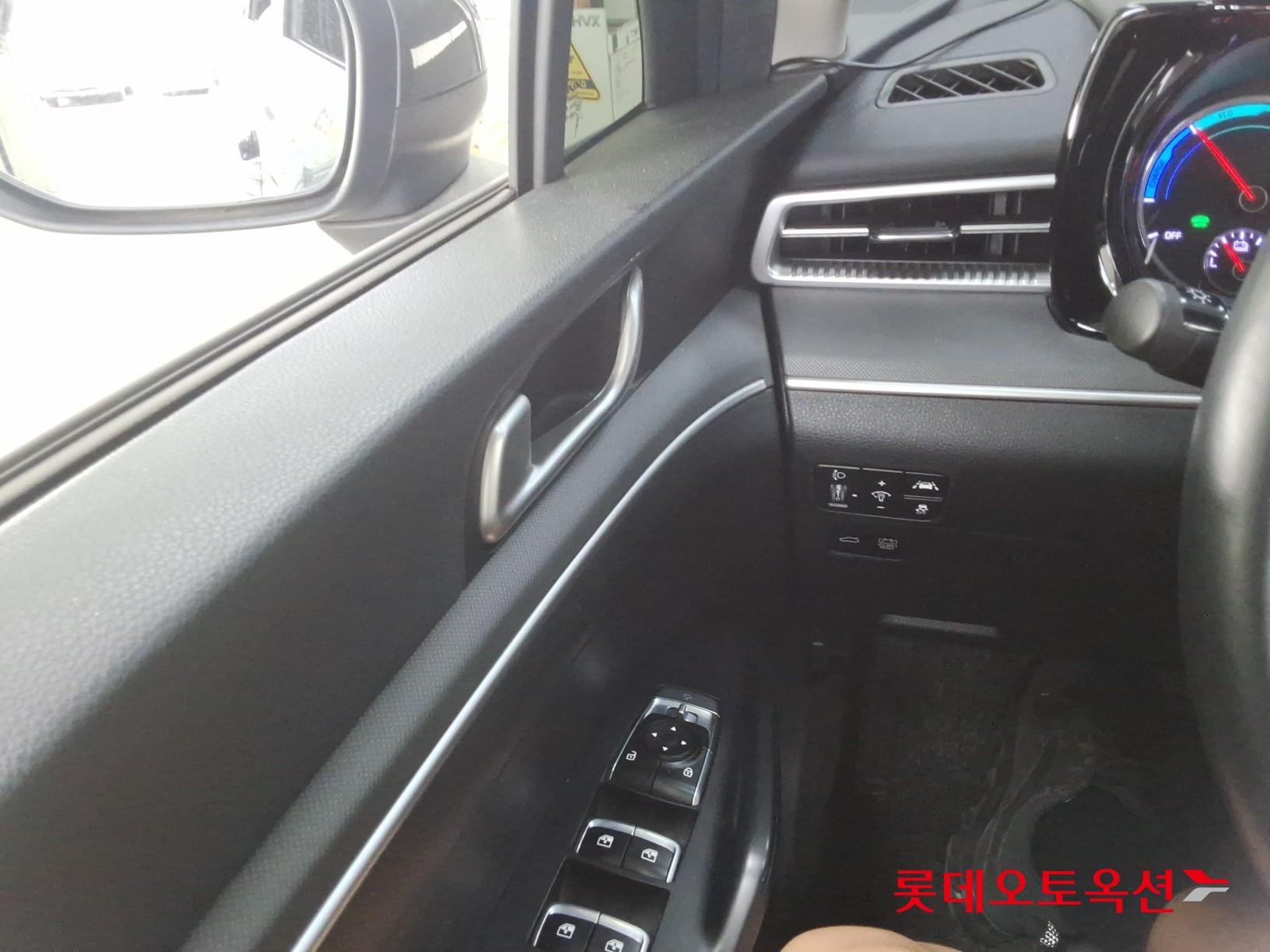 2022 - kia k5