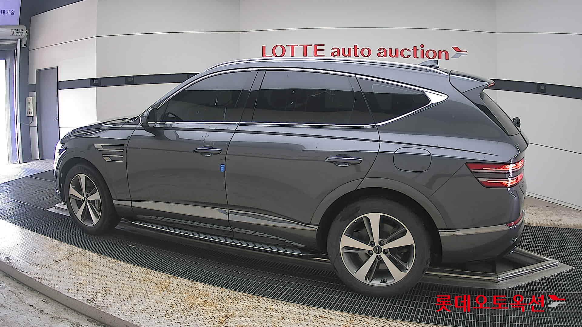 2022 - genesis gv80