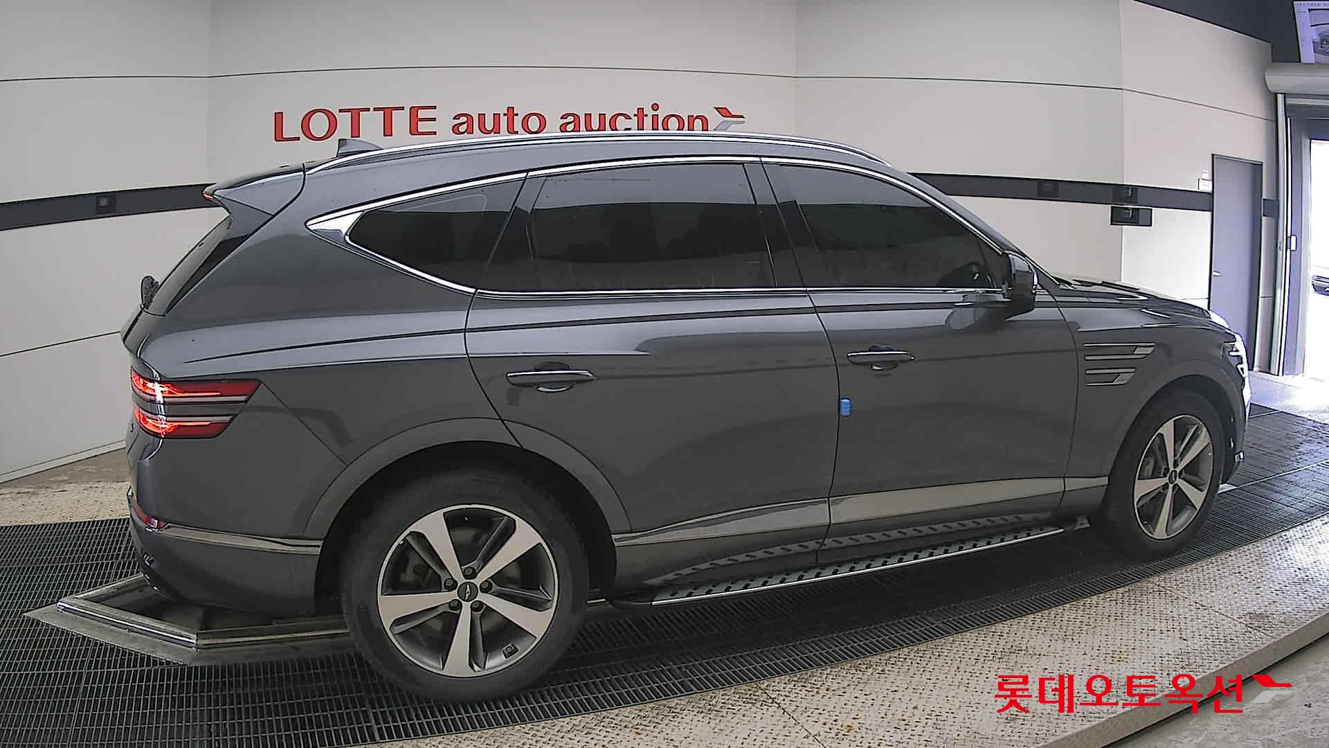 2022 - genesis gv80