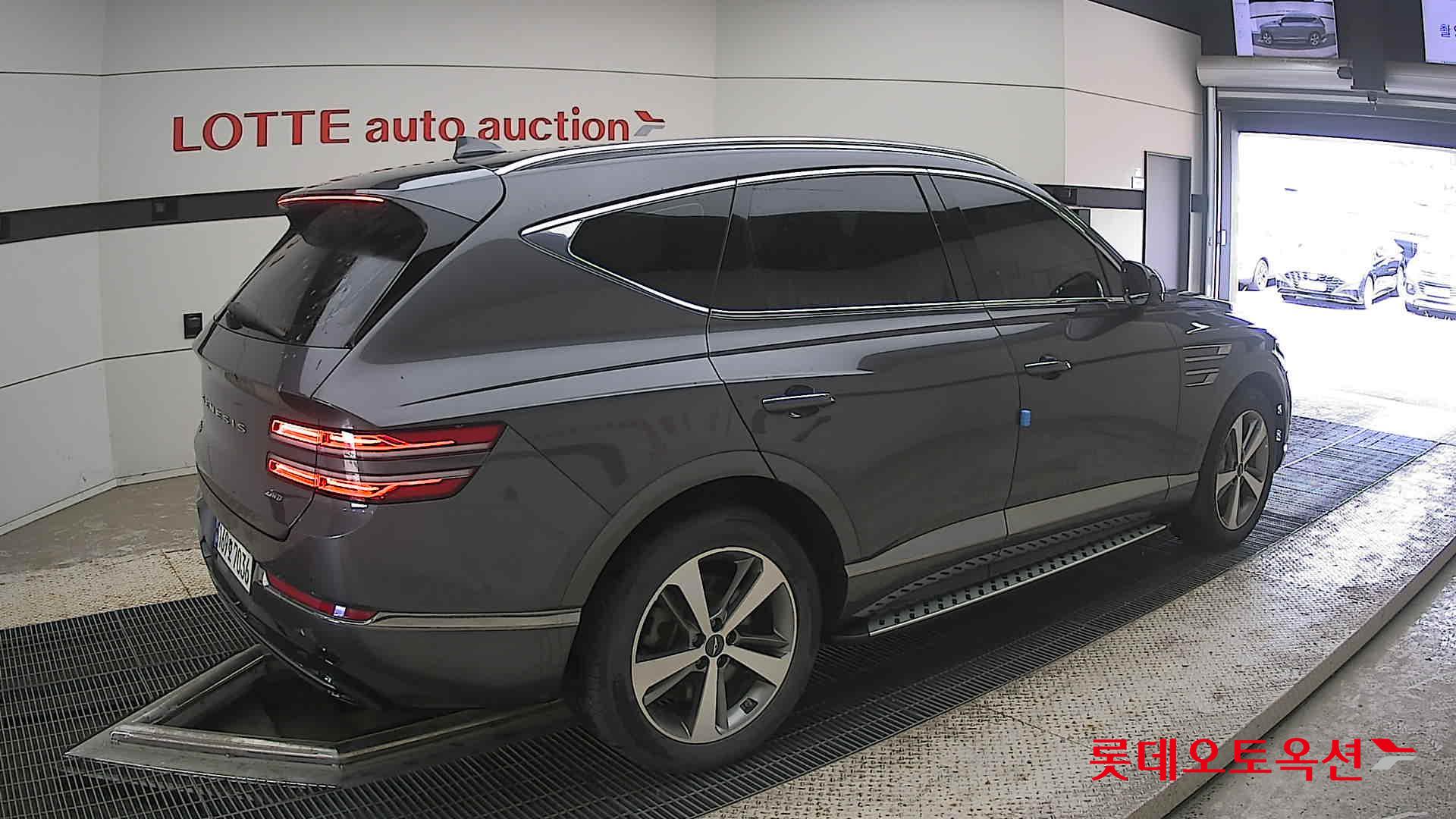 2022 - genesis gv80