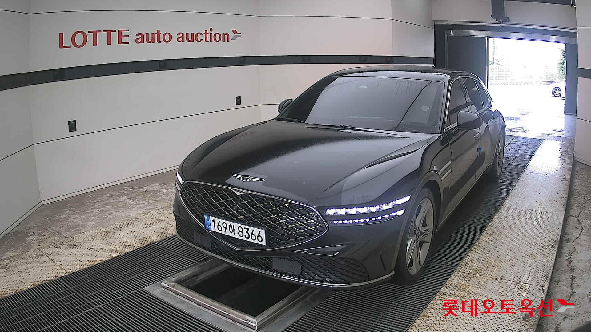 2022 - genesis g90