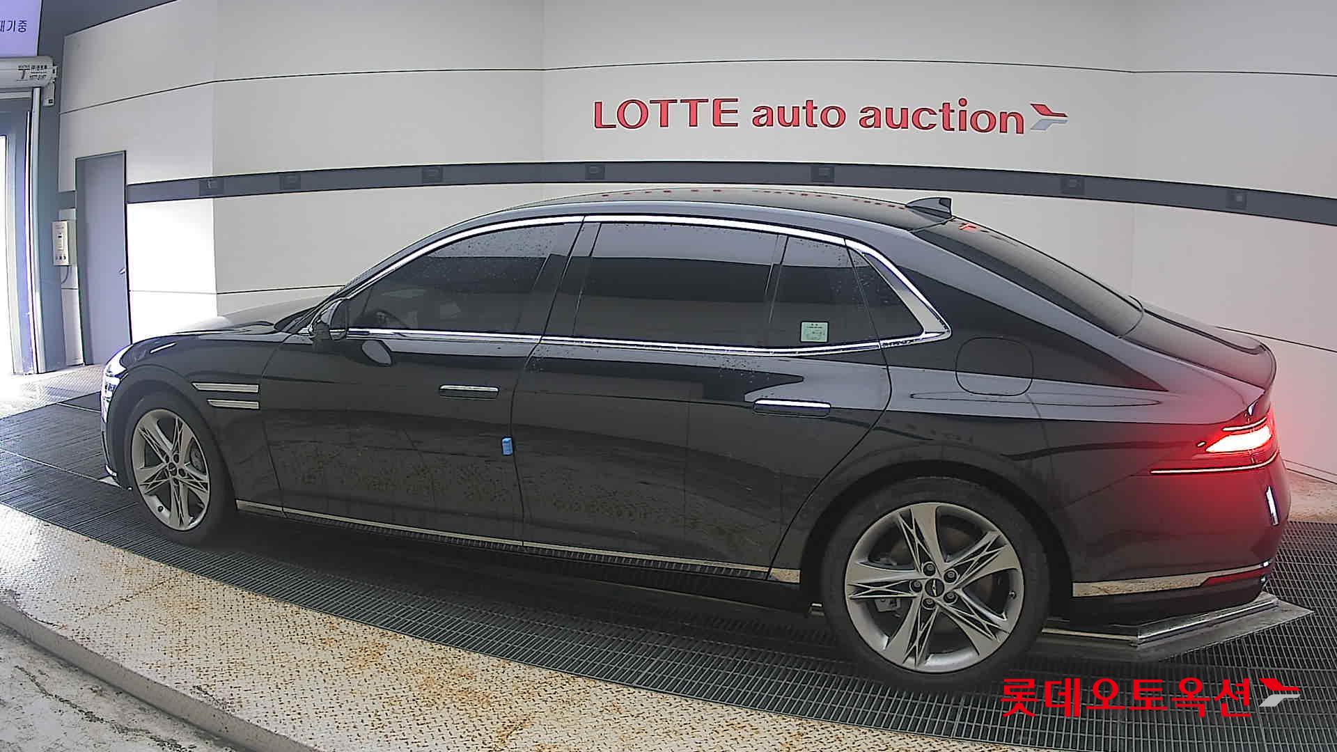 2022 - genesis g90