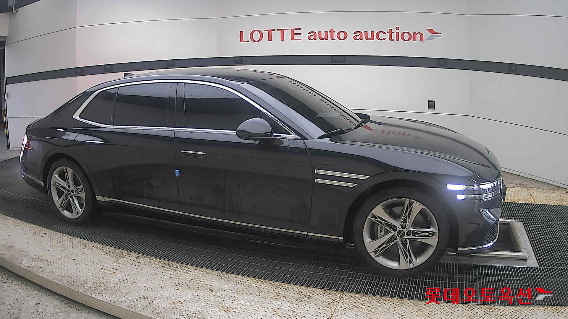 2022 - genesis g90