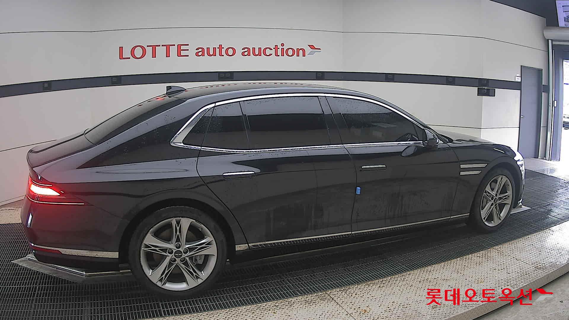 2022 - genesis g90