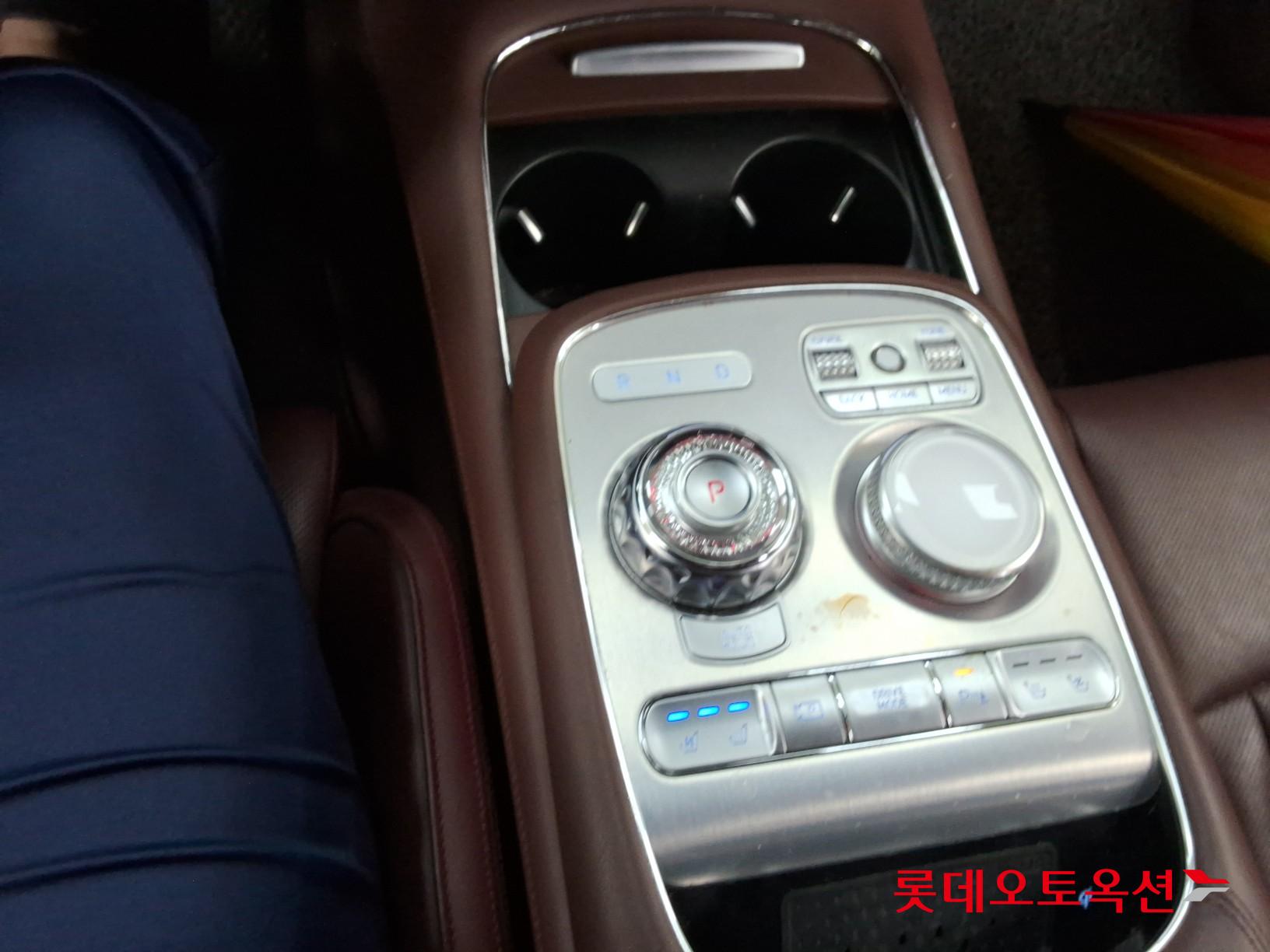 2022 - genesis g90