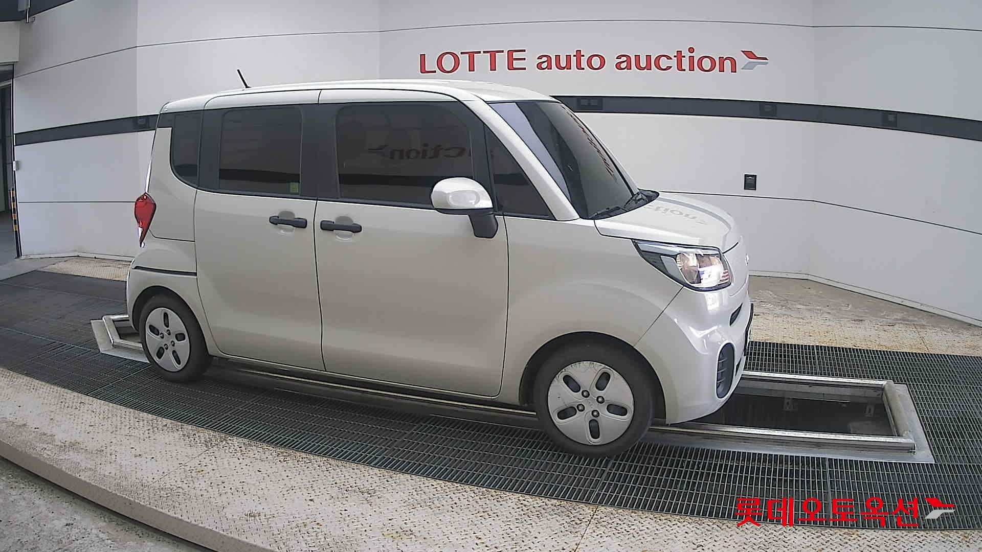 2022 - kia ray