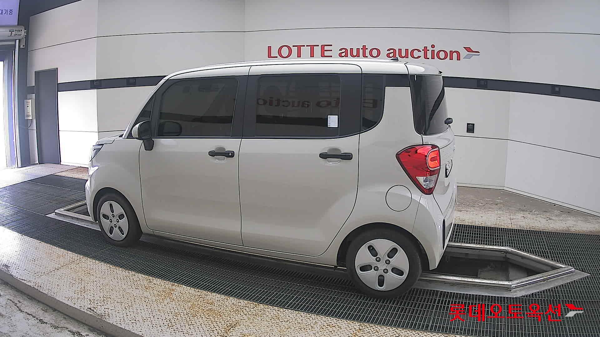 2022 - kia ray