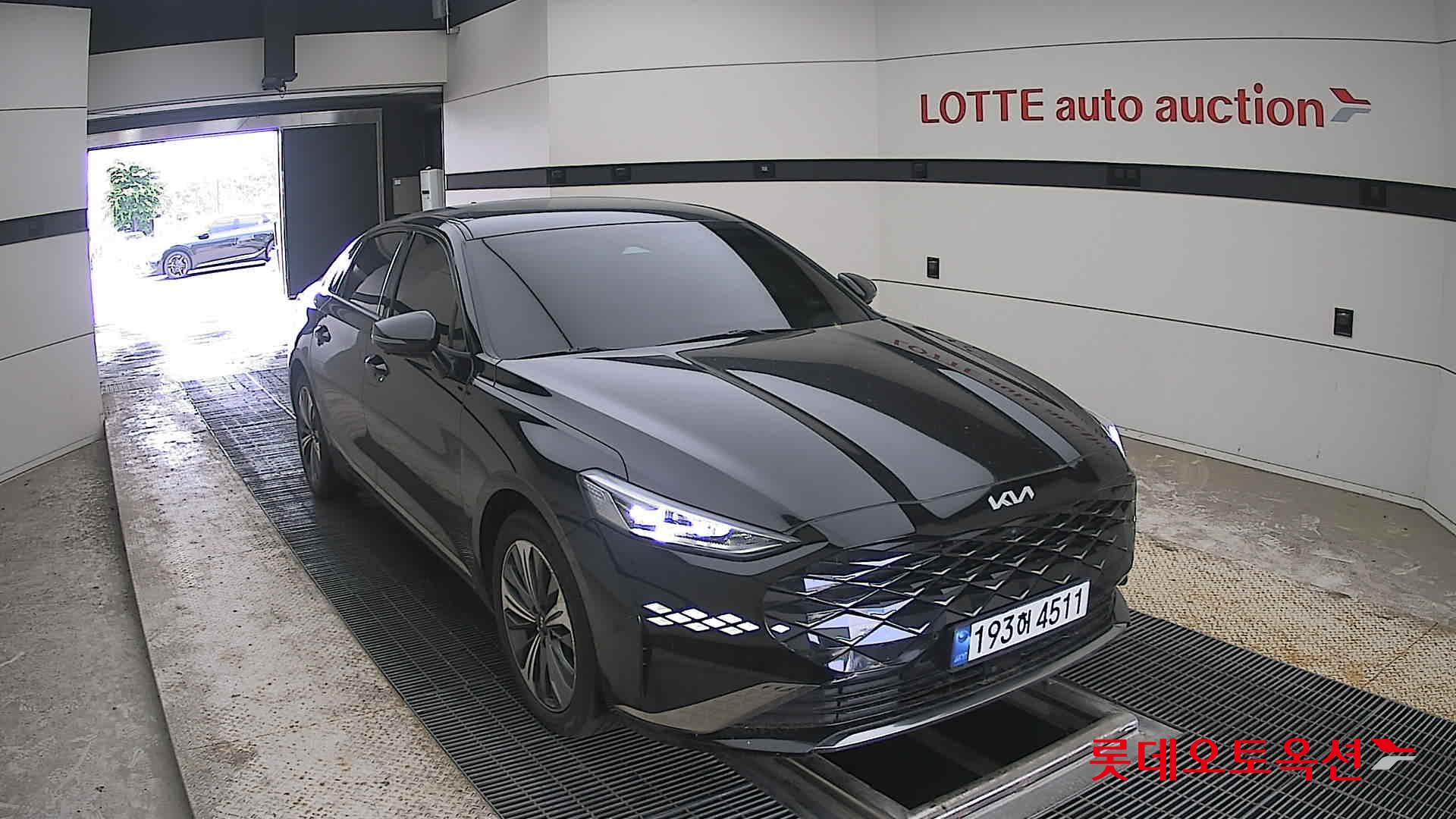 2023 - kia k8