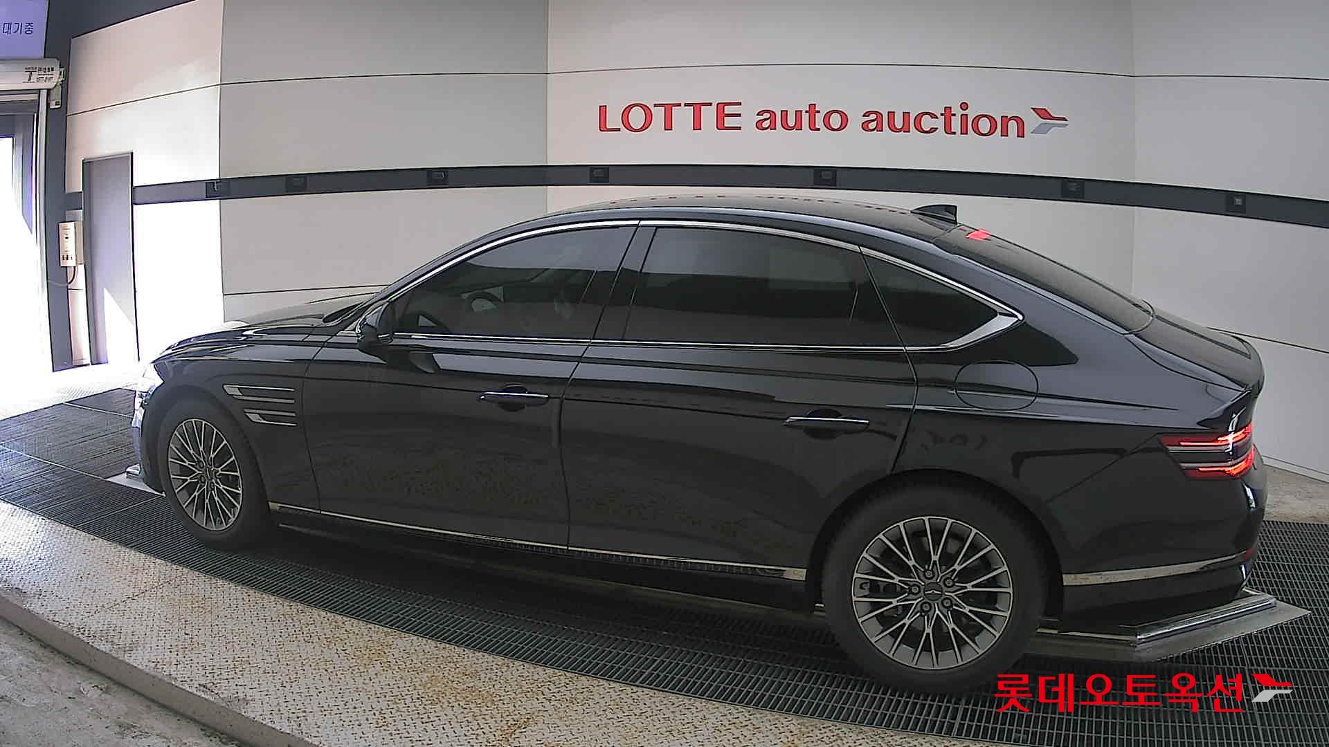 Genesis G80 - 14