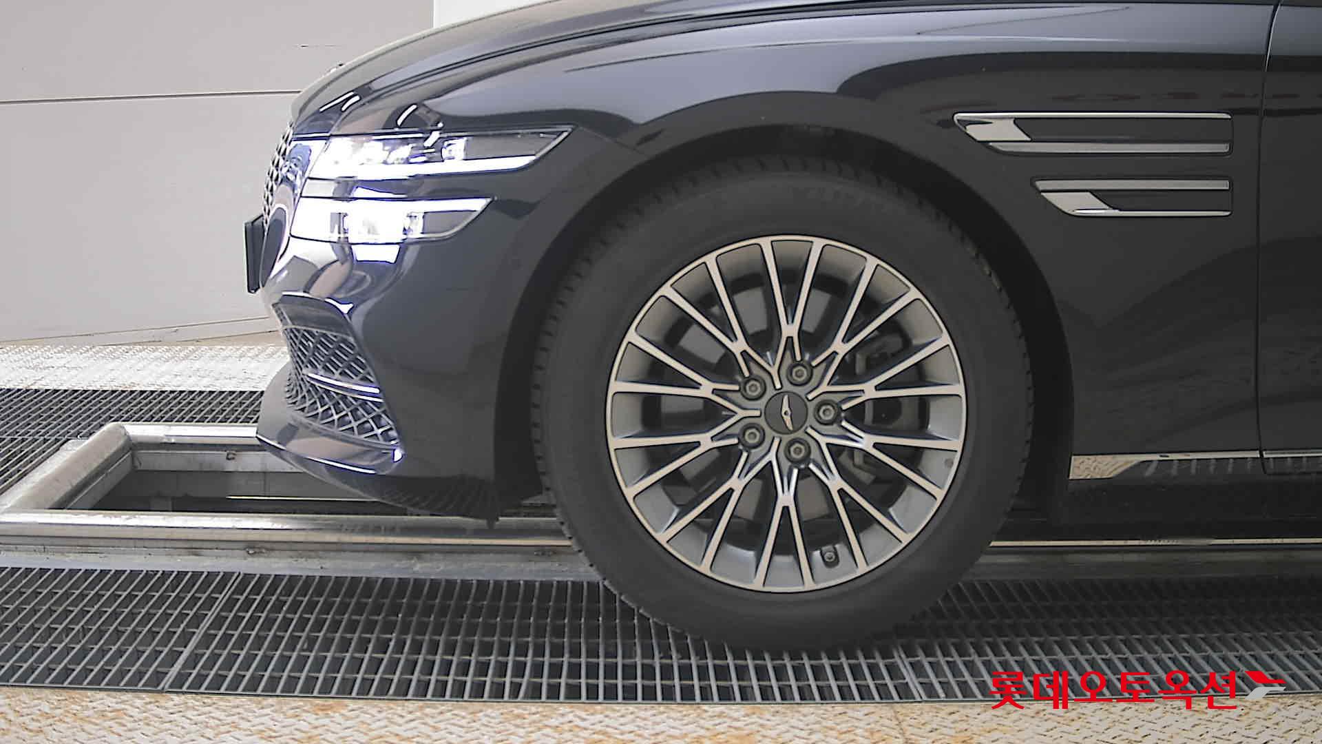 Genesis G80 - 25