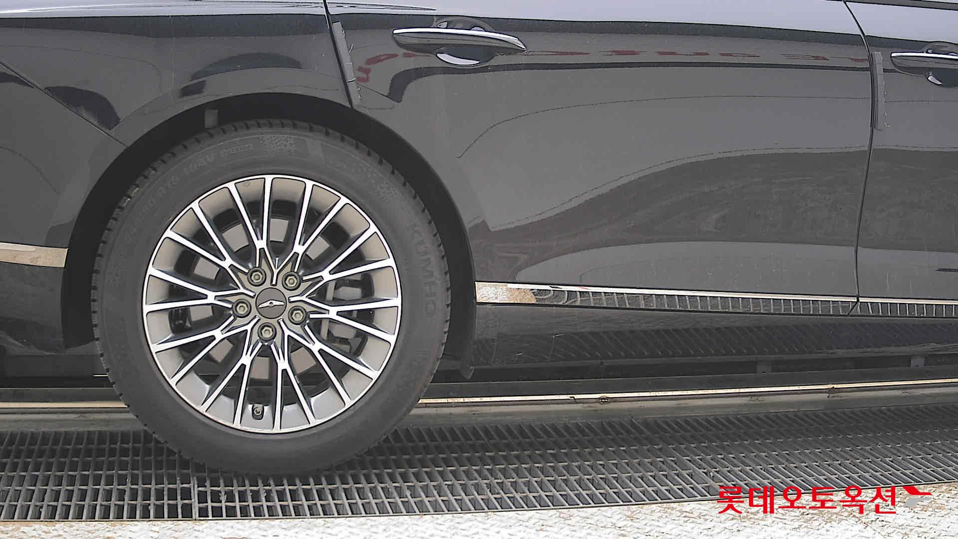 Genesis G80 - 28