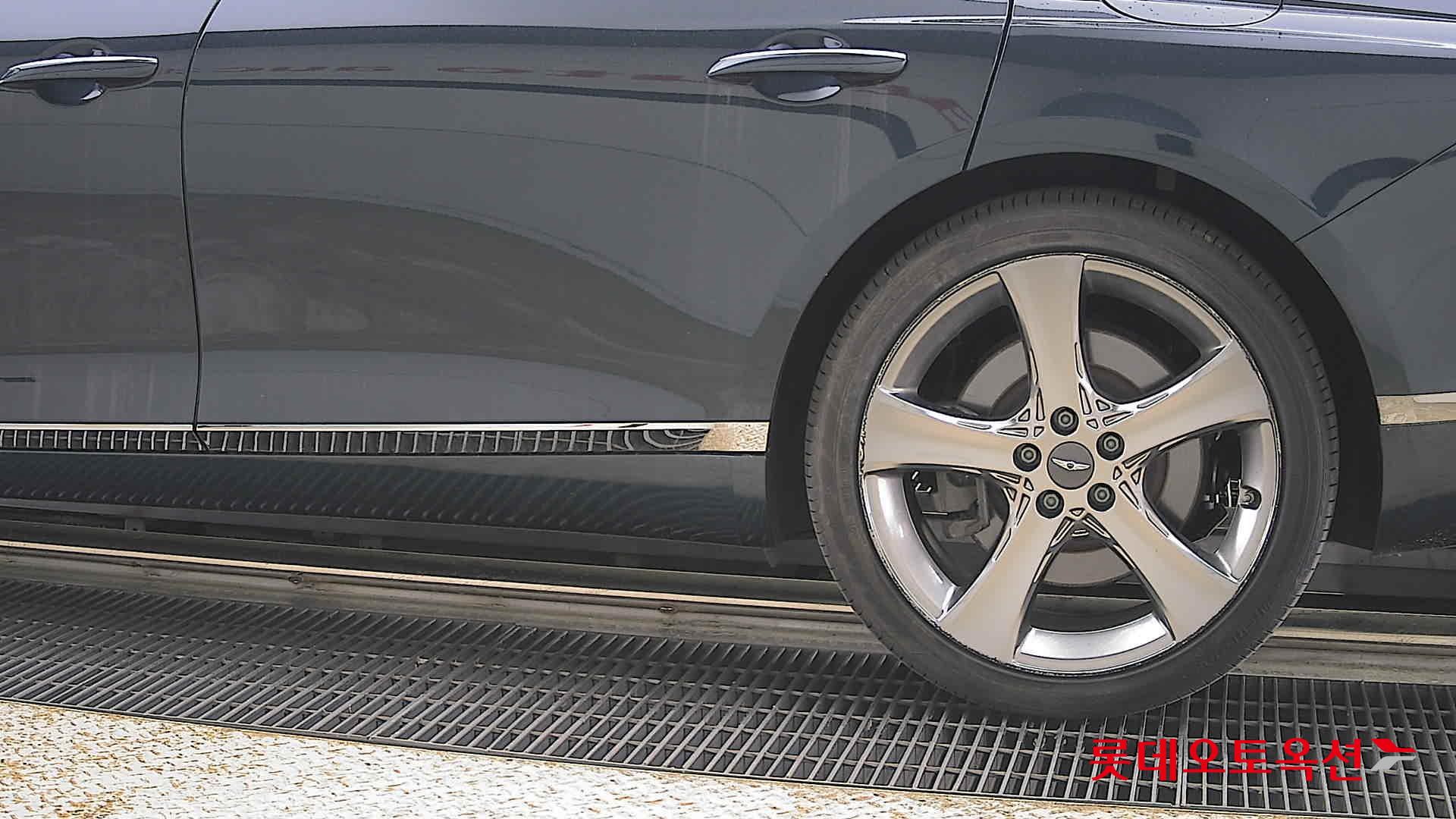 Genesis G80 - 26