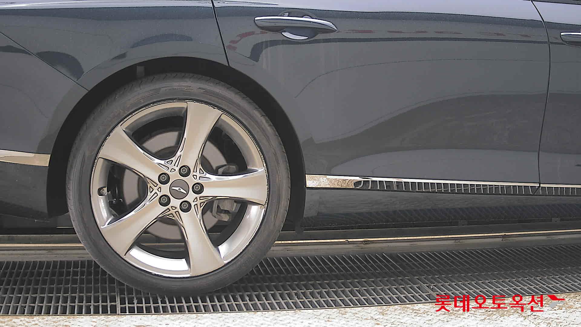 Genesis G80 - 28