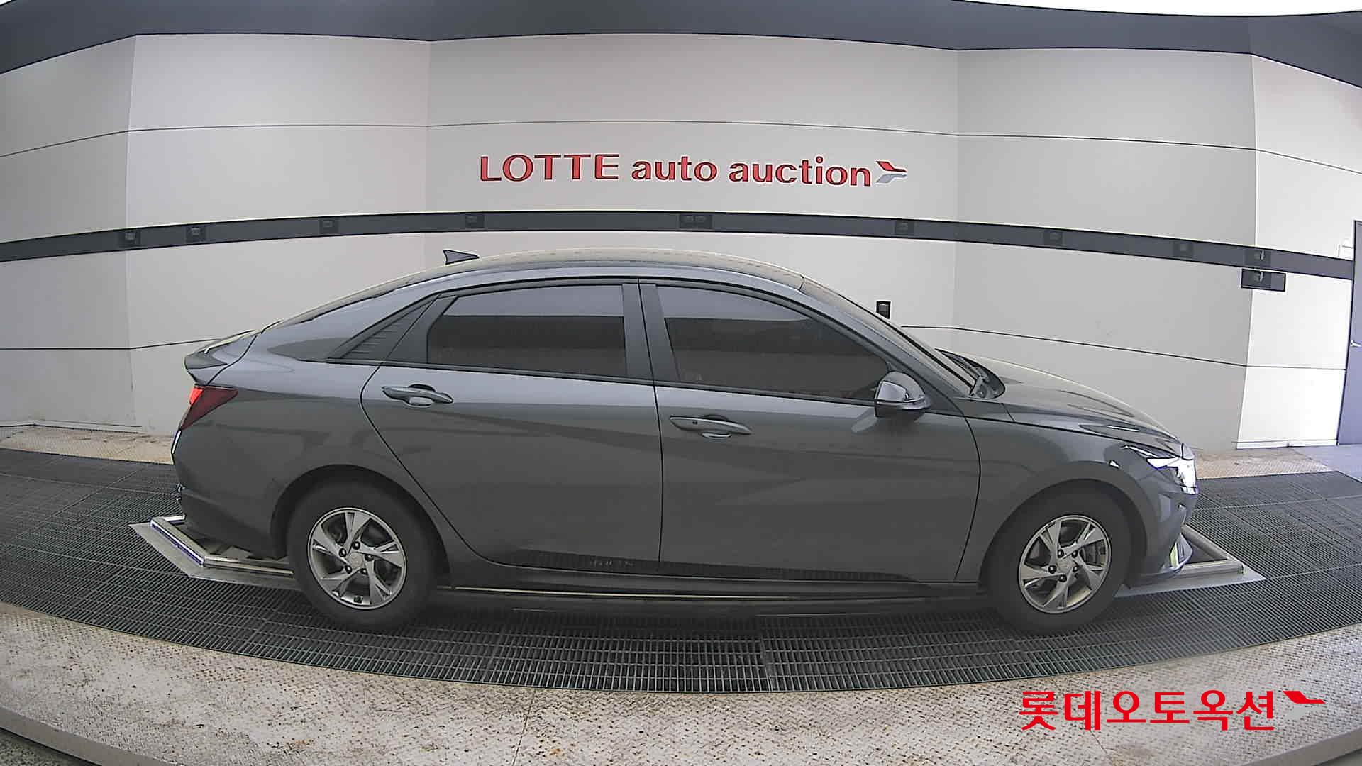 Hyundai Elantra 2022 - Image 21