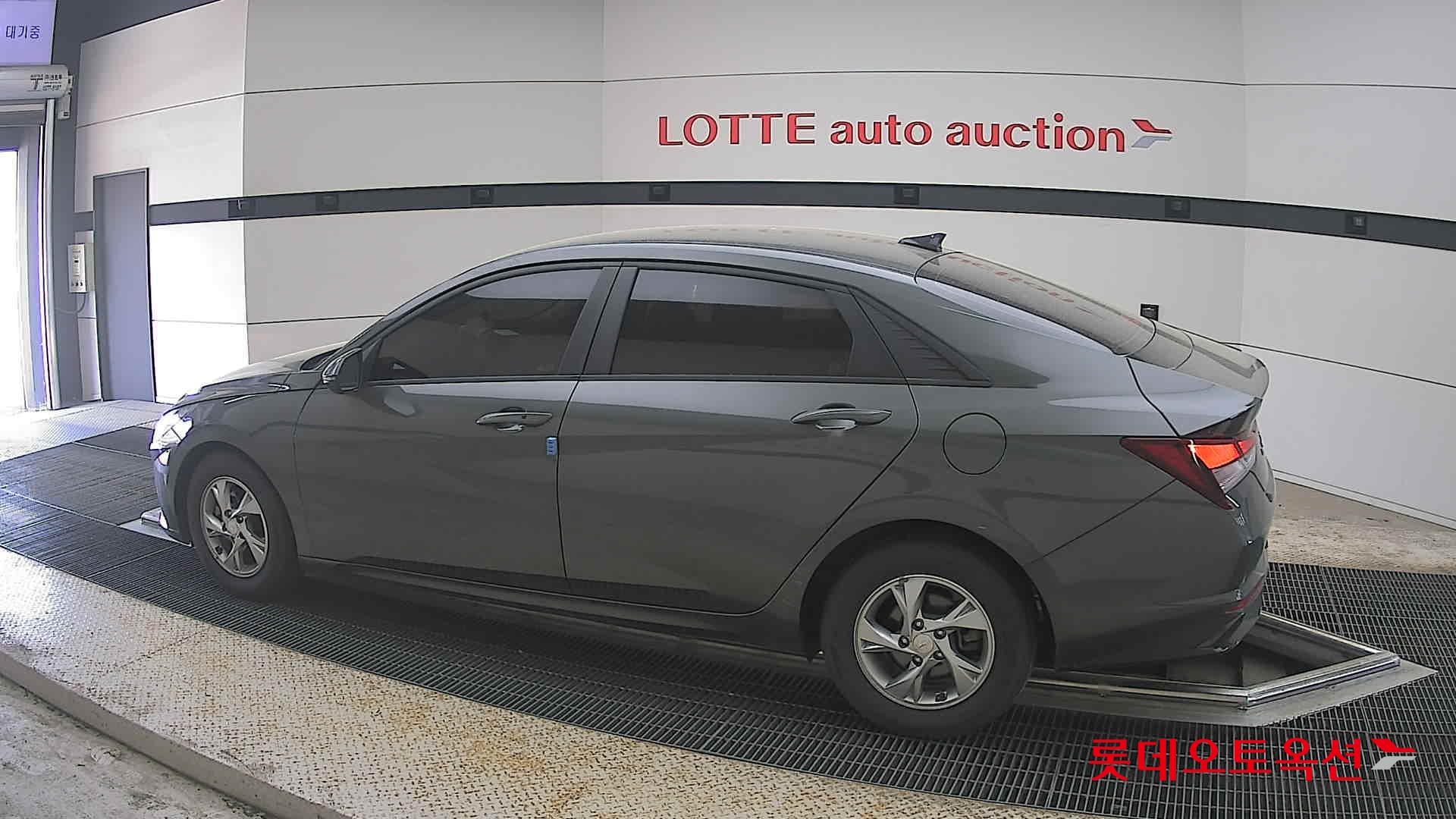 Hyundai Elantra 2022 - Image 14