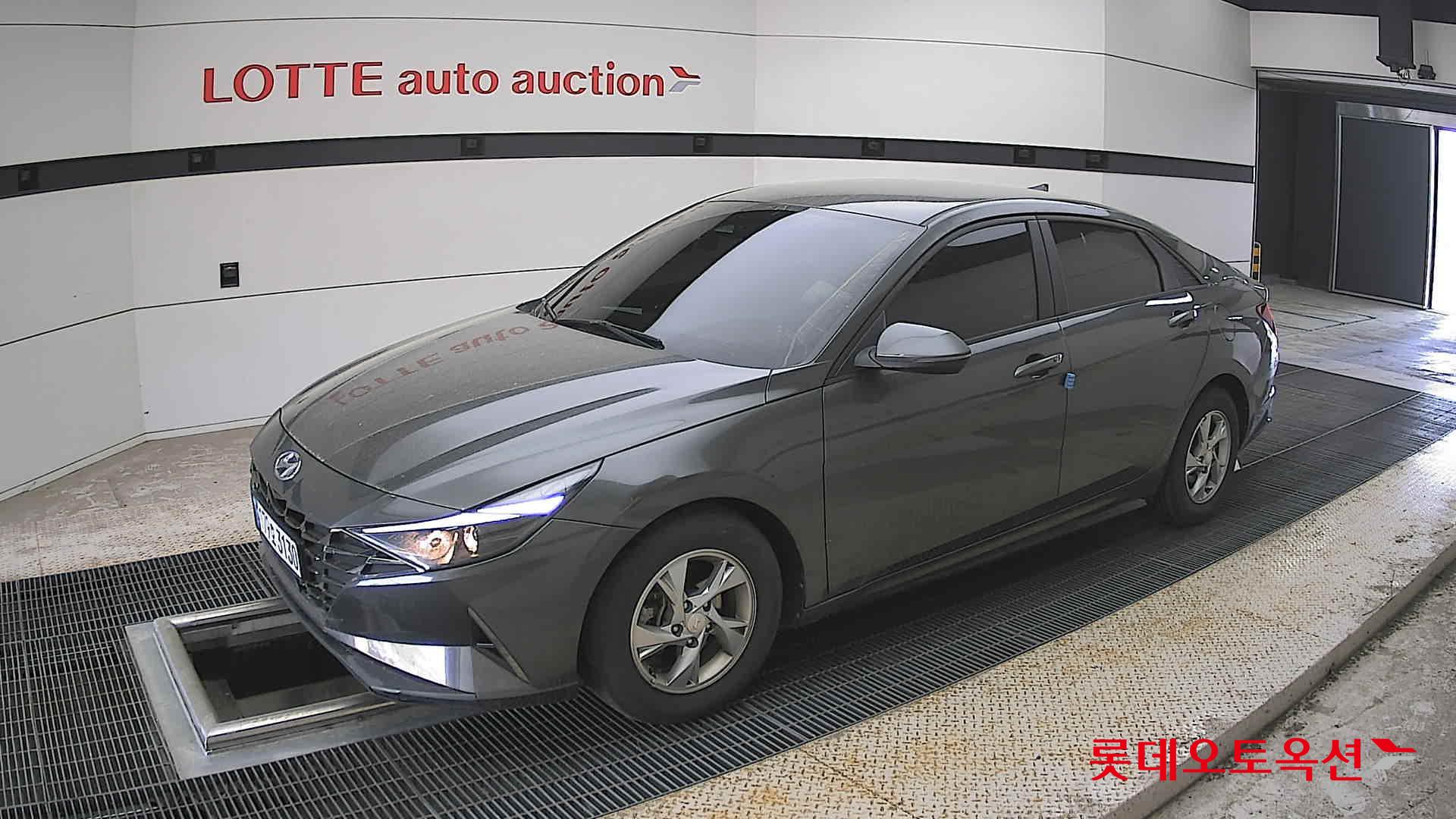 Hyundai Elantra 2022 - Image 11