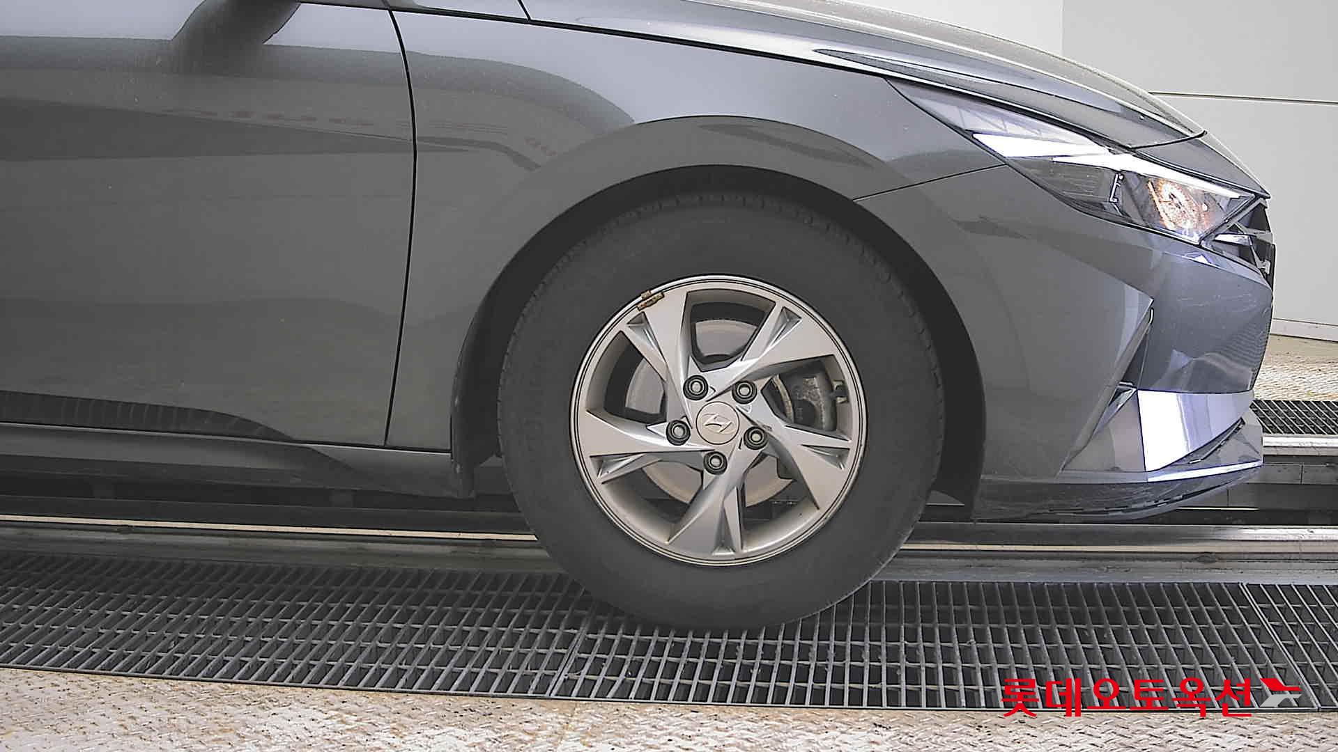 Hyundai Elantra 2022 - Image 27