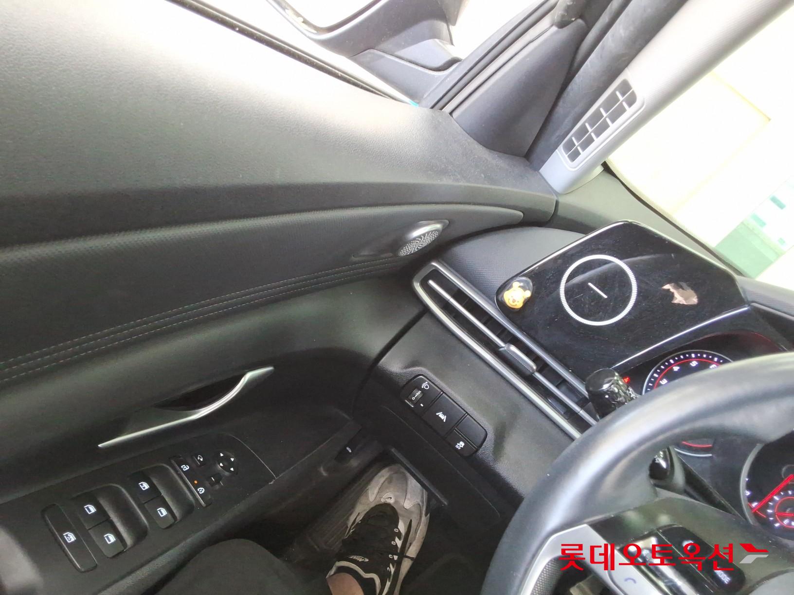 Hyundai Elantra 2022 - Image 29