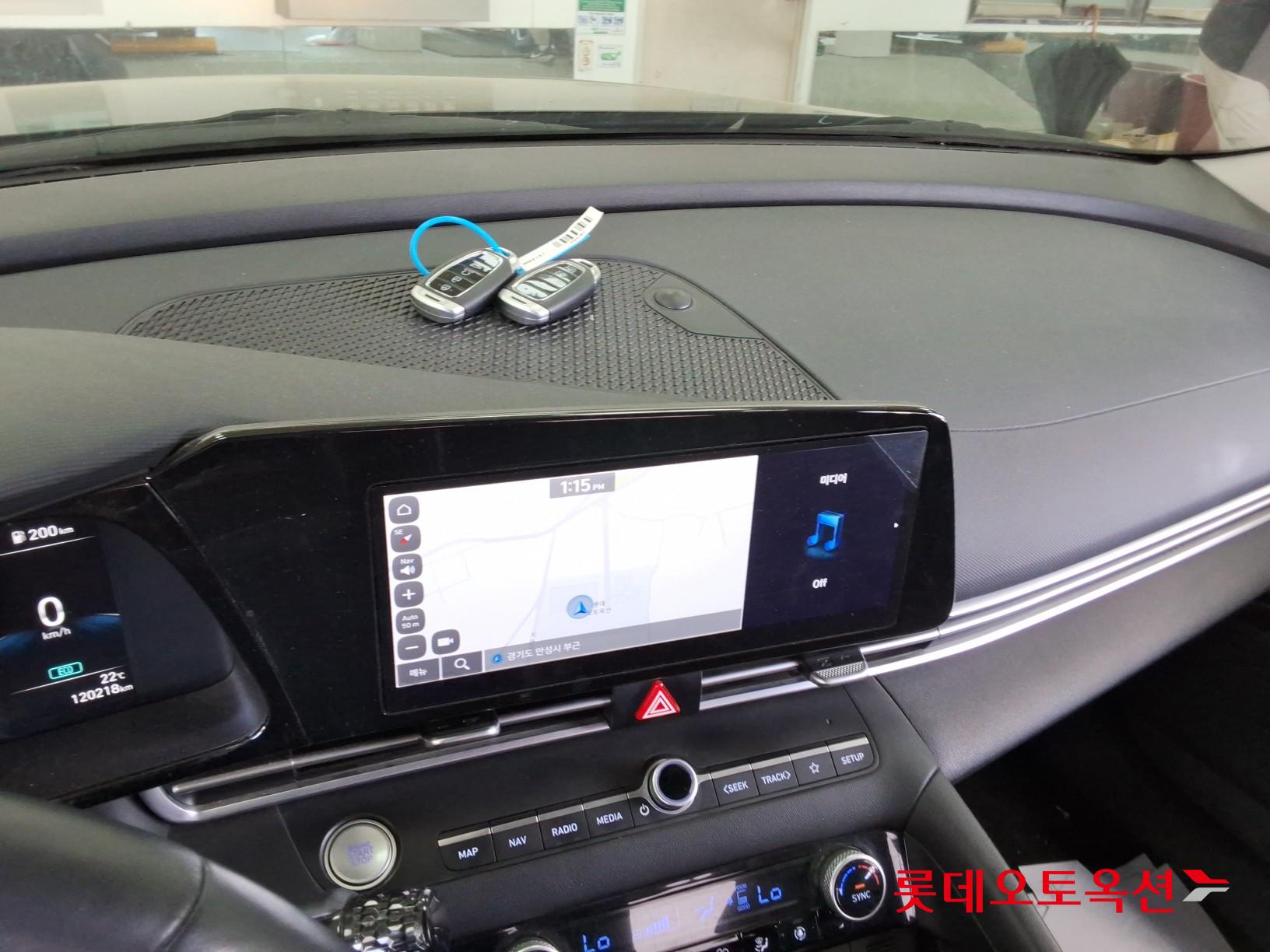 Hyundai Elantra 2022 - Image 32