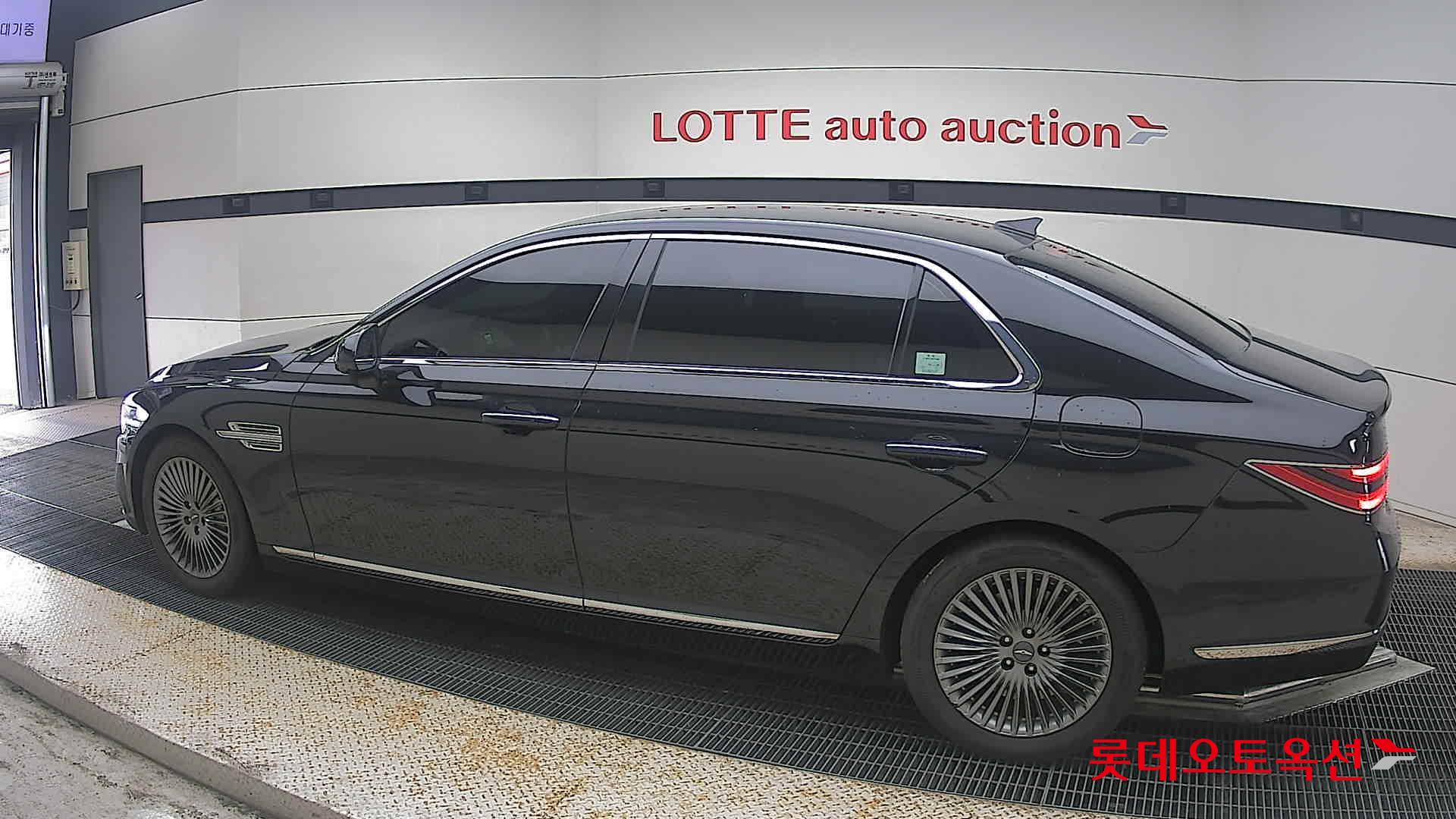 2021 - genesis g90