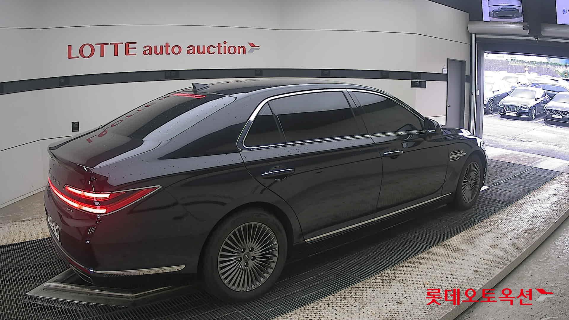 2021 - genesis g90