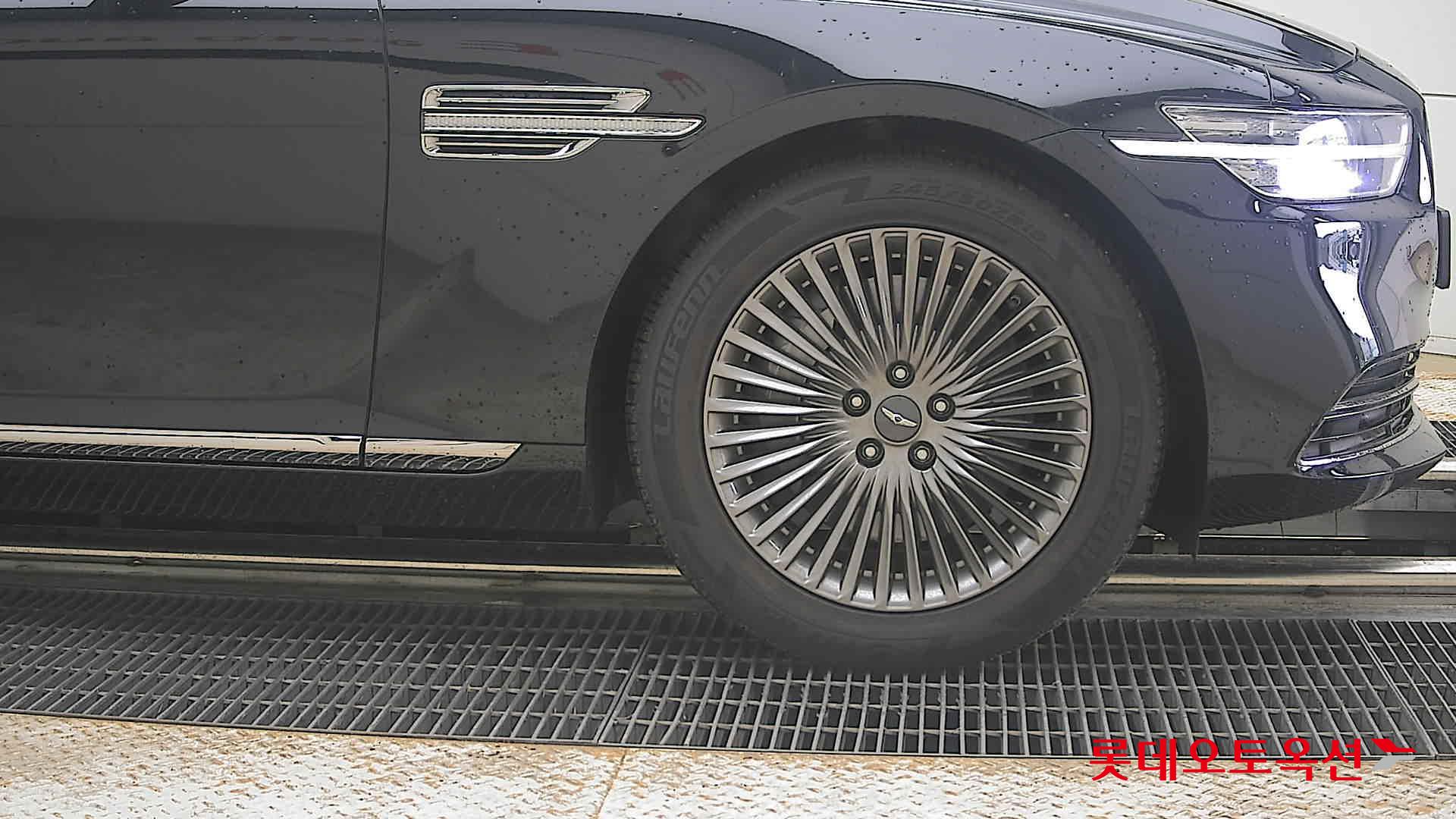2021 - genesis g90