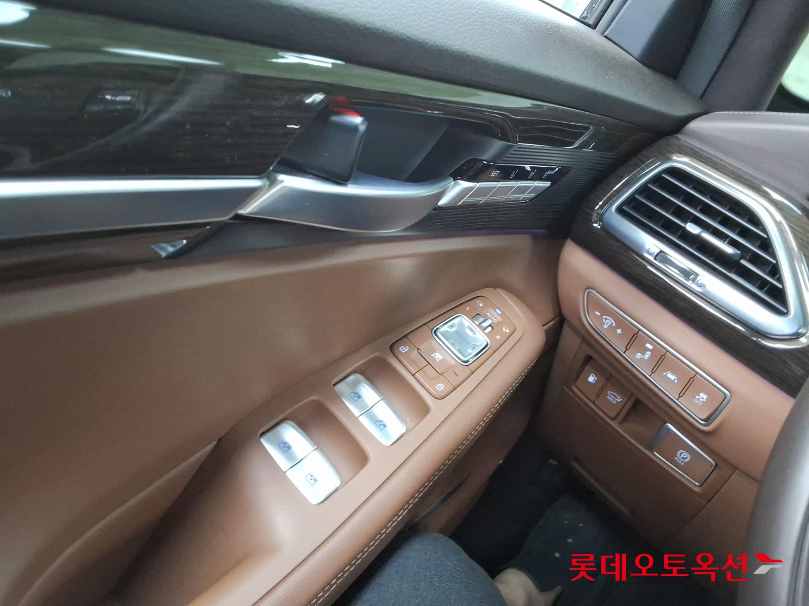 2021 - genesis g90
