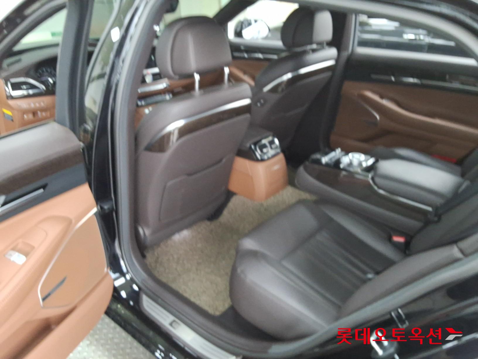 2021 - genesis g90