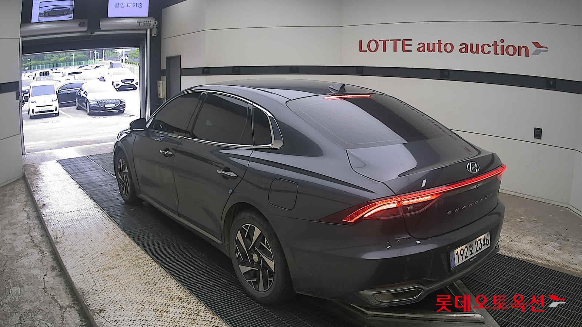 2022 - hyundai grandeur