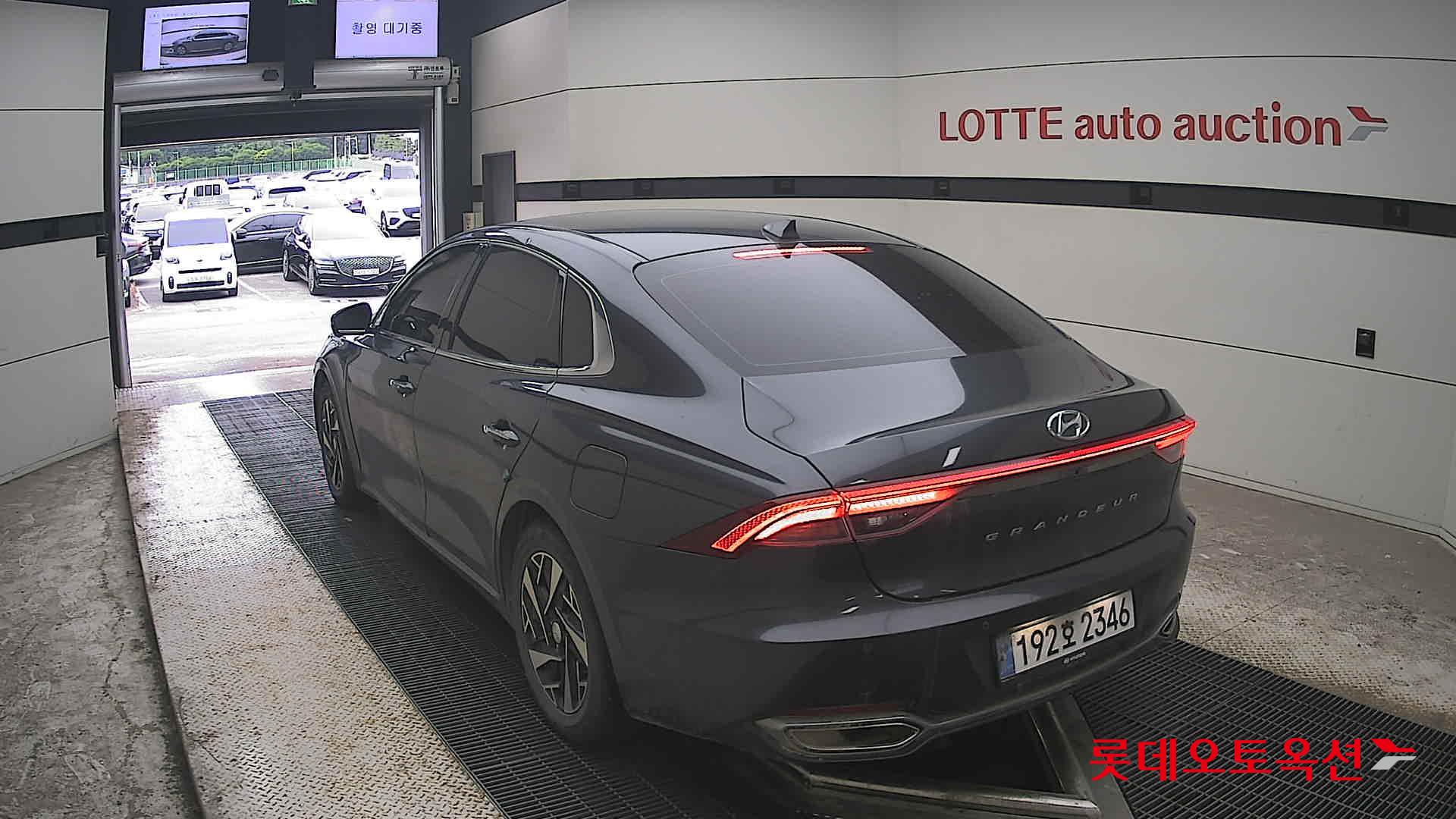 2022 - hyundai grandeur