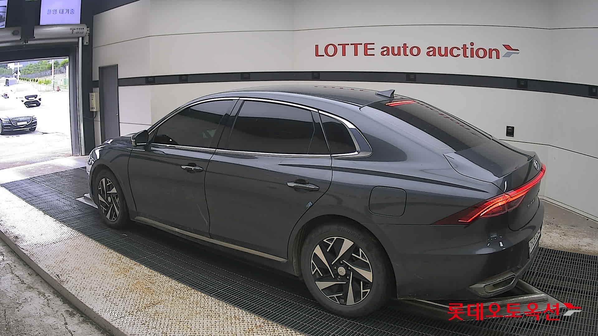 2022 - hyundai grandeur