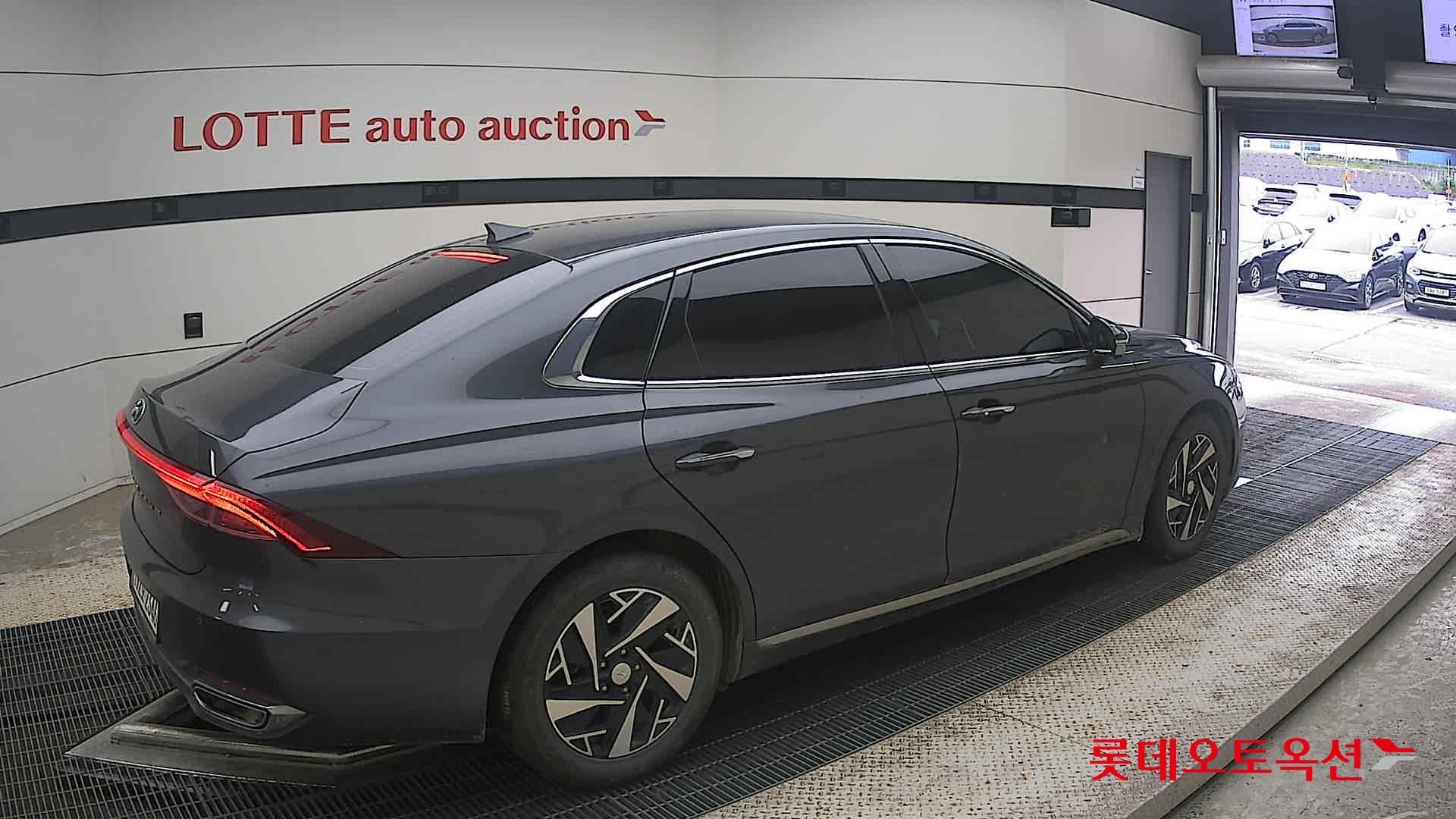 2022 - hyundai grandeur