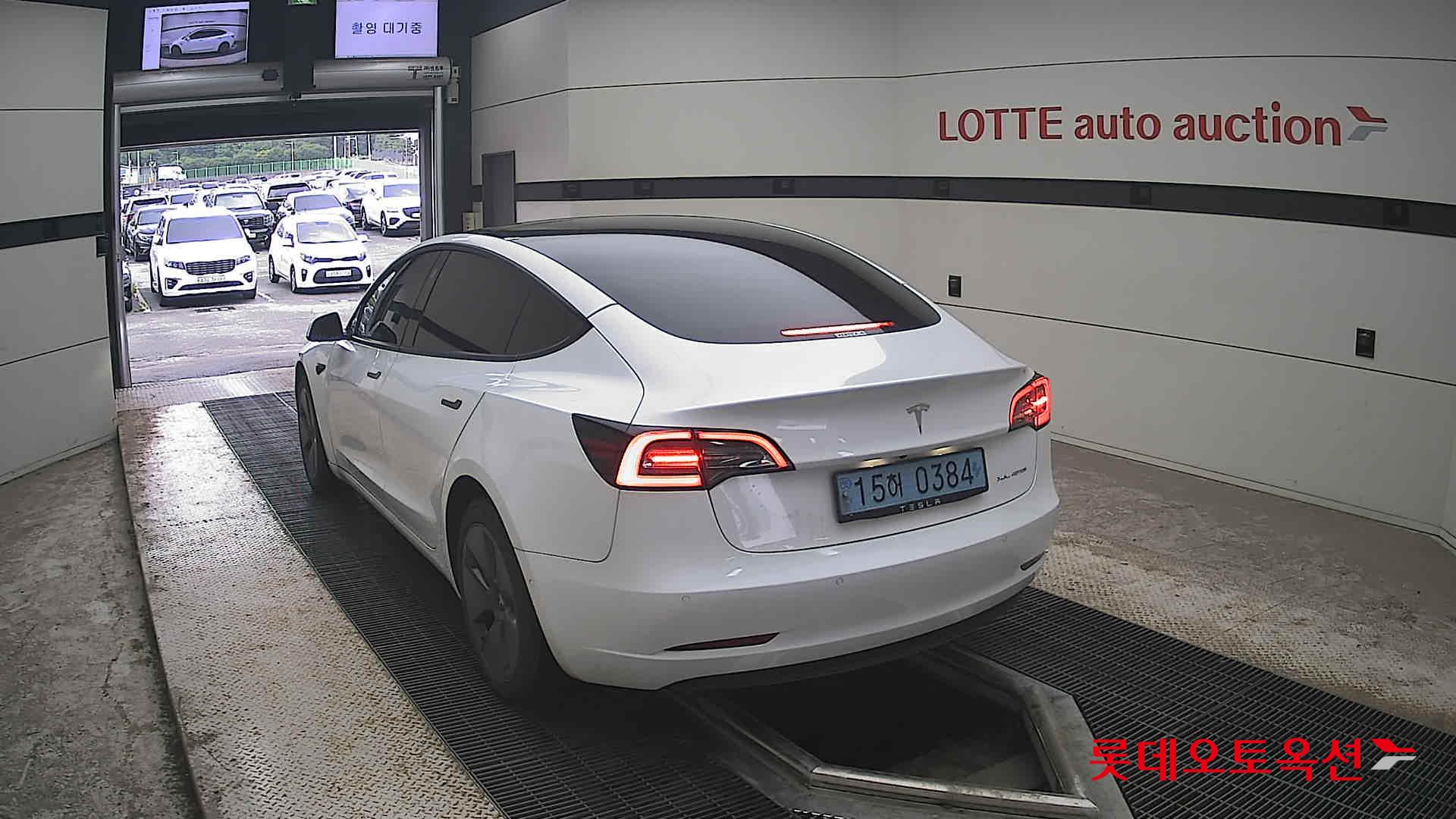 2022 - tesla model 3