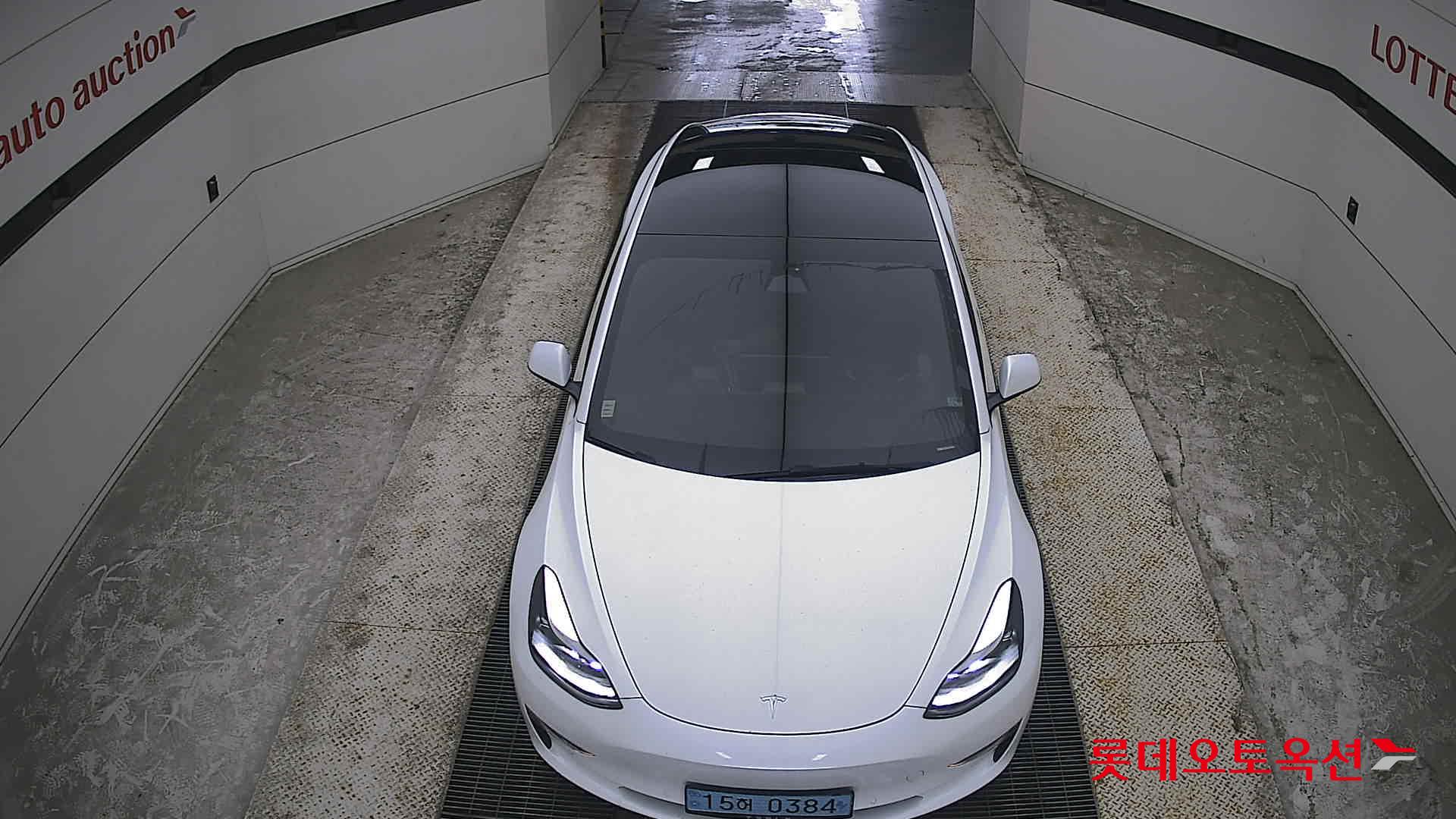 2022 - tesla model 3